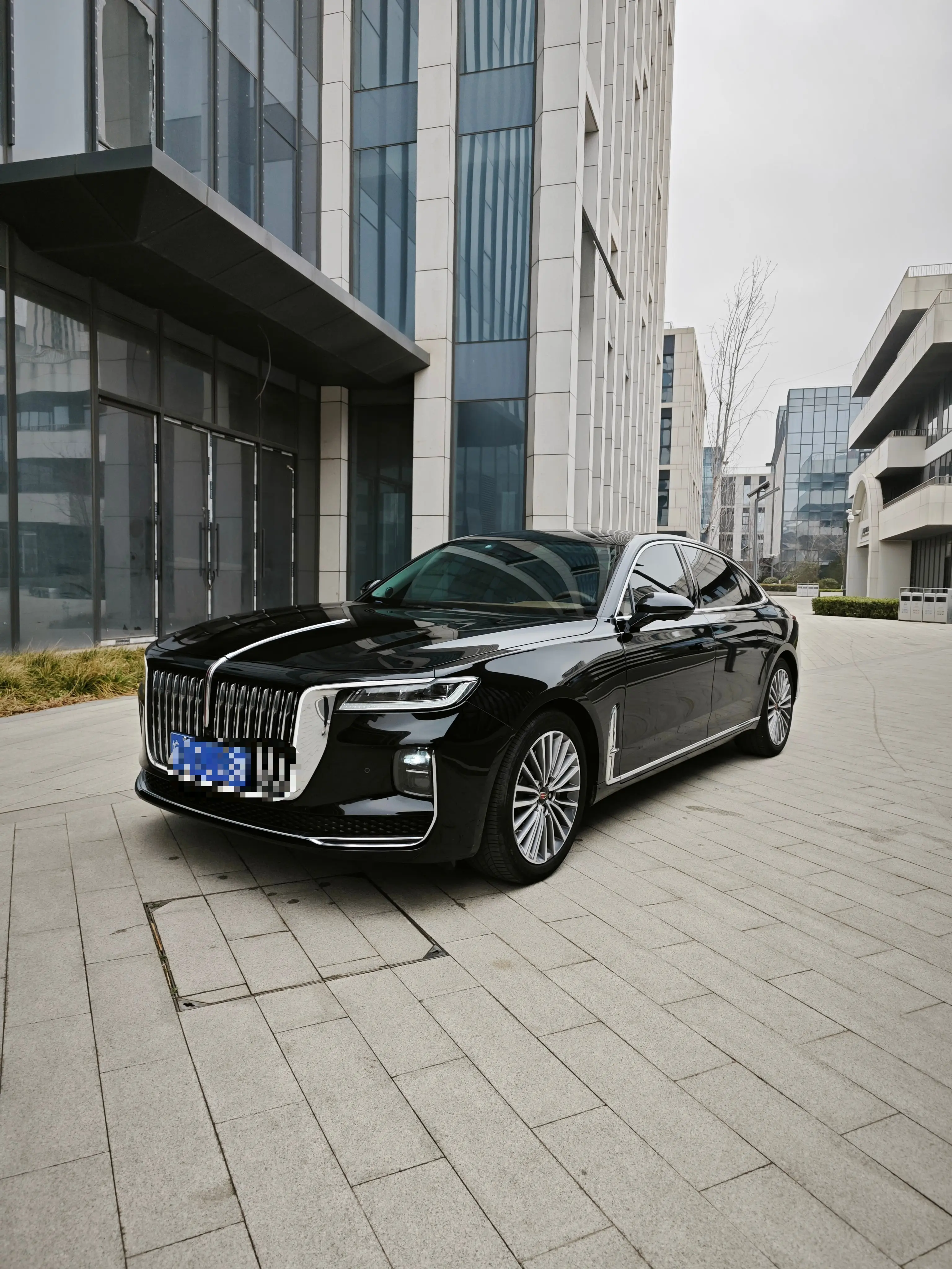 Hongqi H9  из Китая