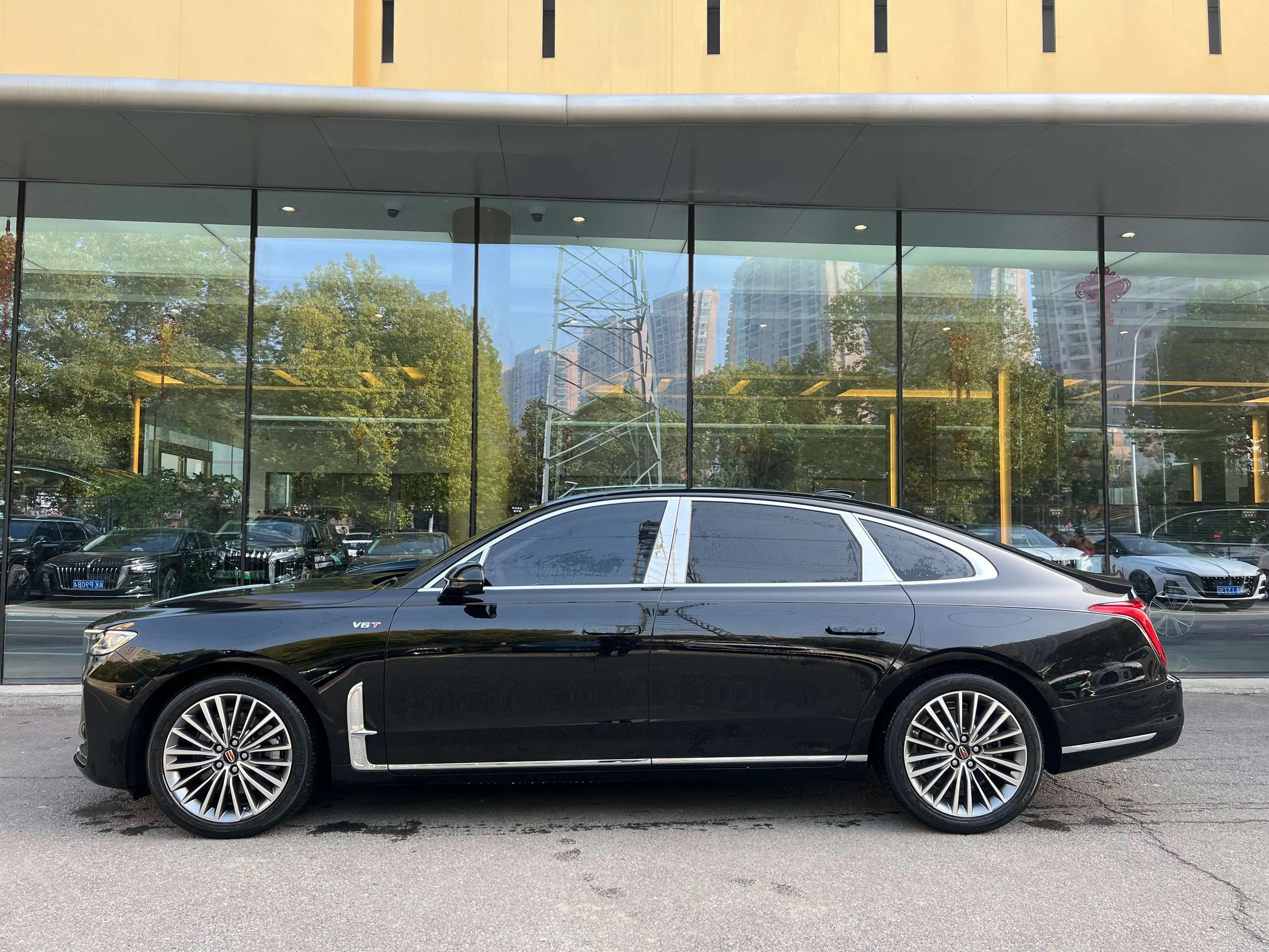 Hongqi H9  из Китая