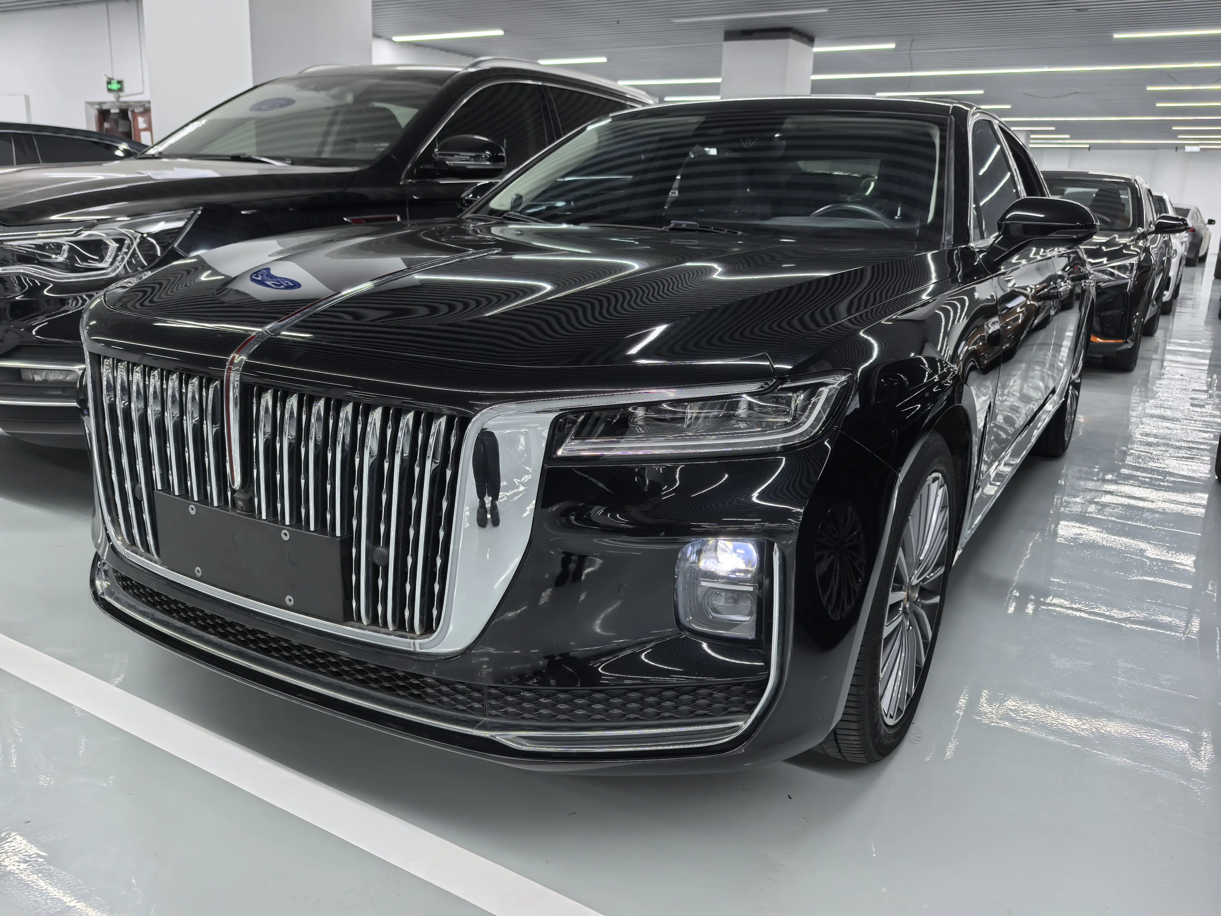 Hongqi H9  из Китая