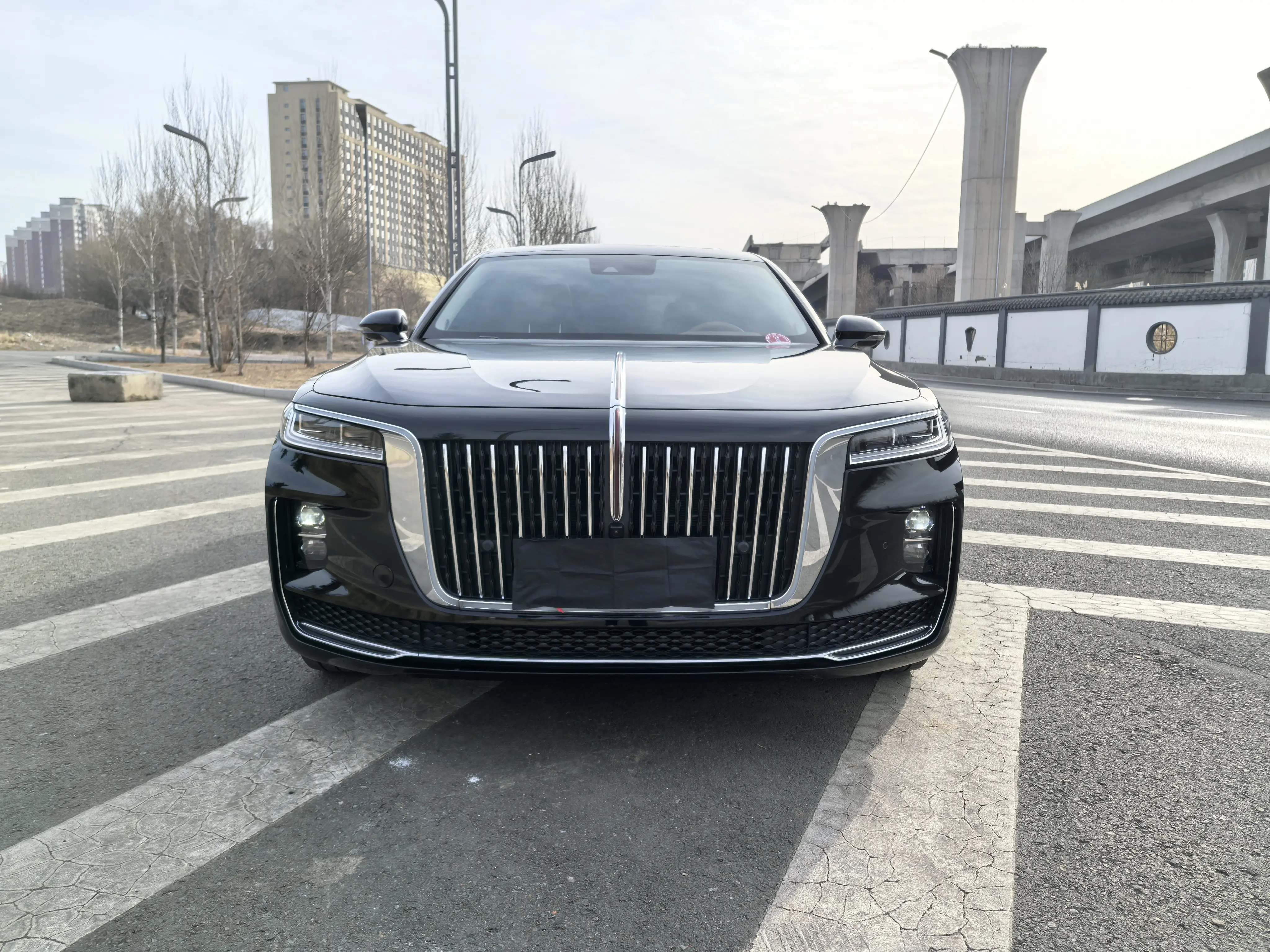Hongqi H9  из Китая