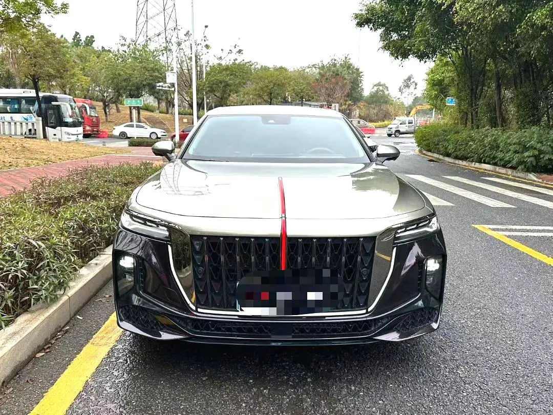 Hongqi H9  из Китая