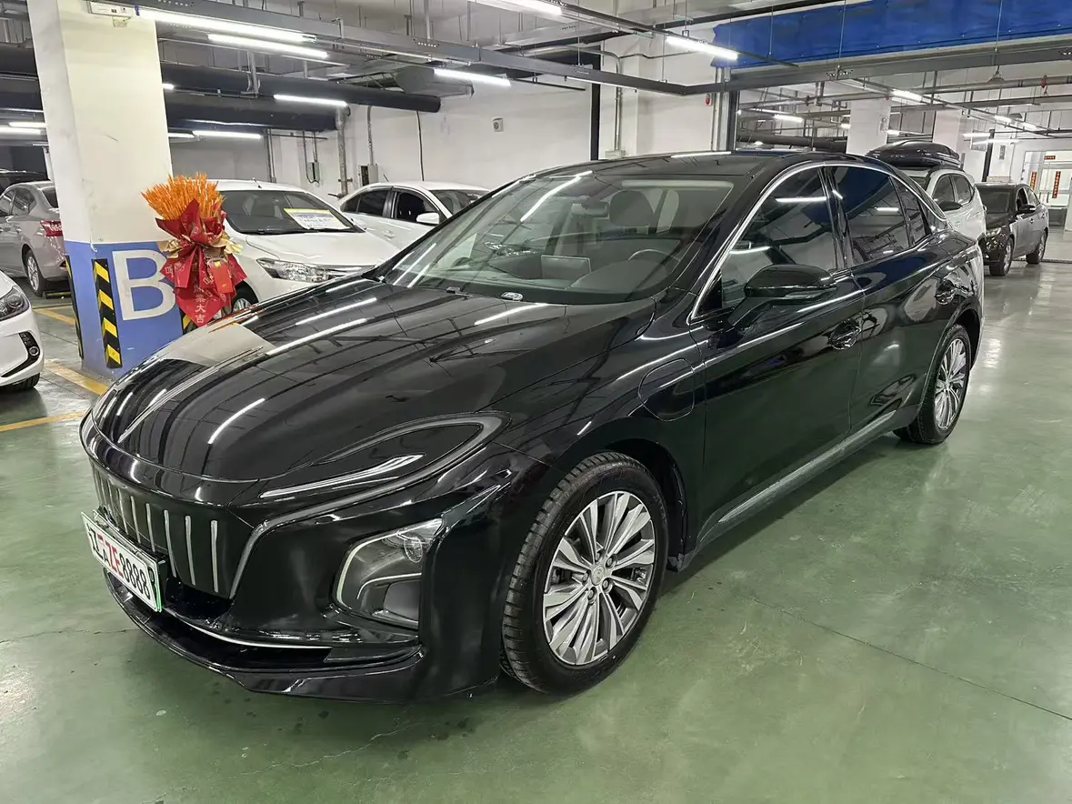 Hongqi E-QM5  из Китая