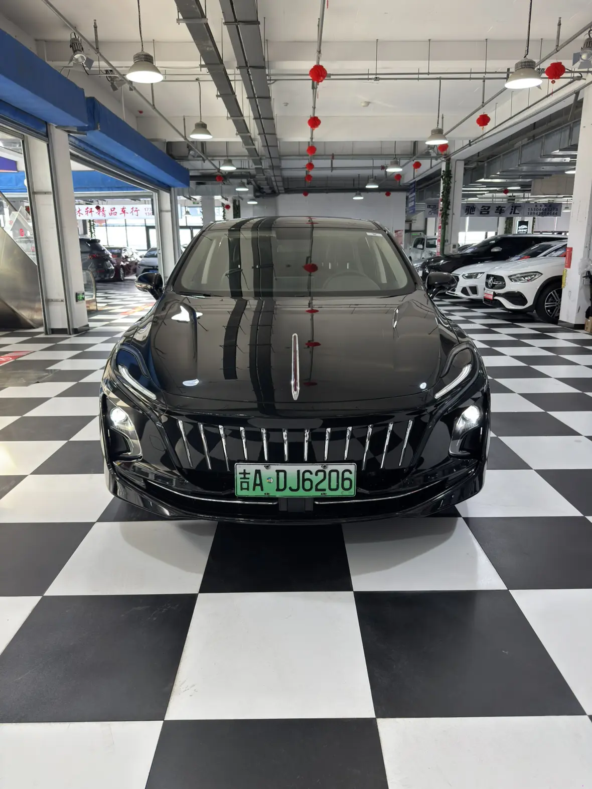 Hongqi E-QM5  из Китая