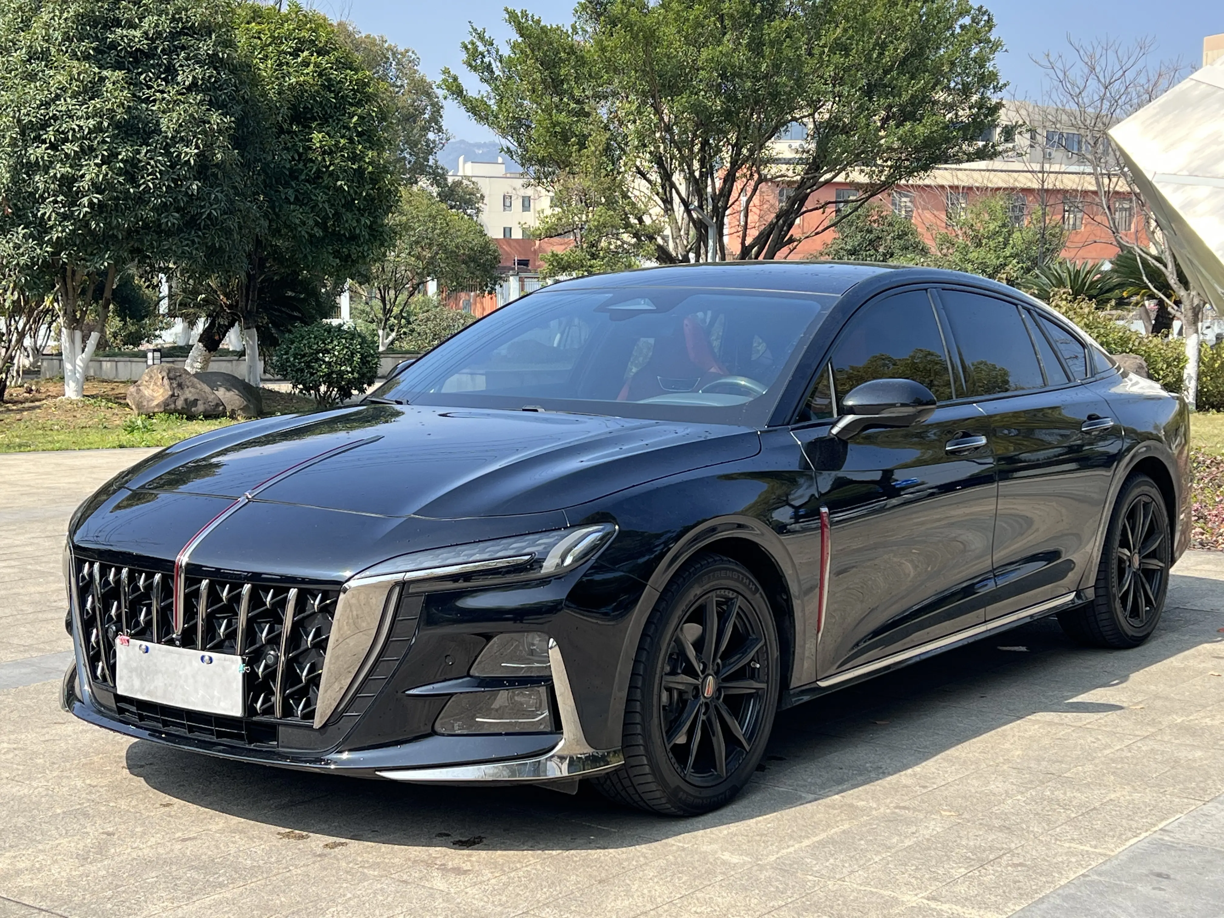 Hongqi H6  из Китая