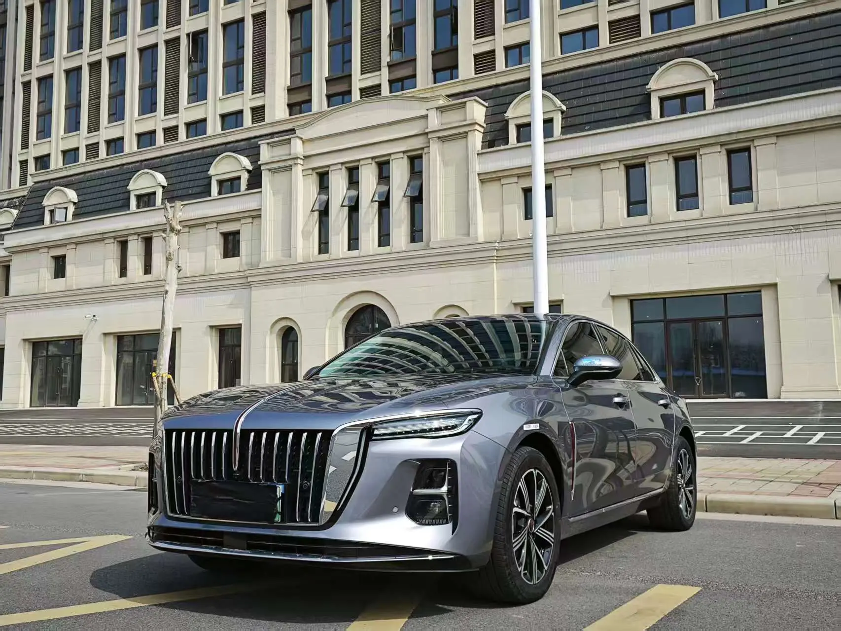 Hongqi H5 PHEV  из Китая