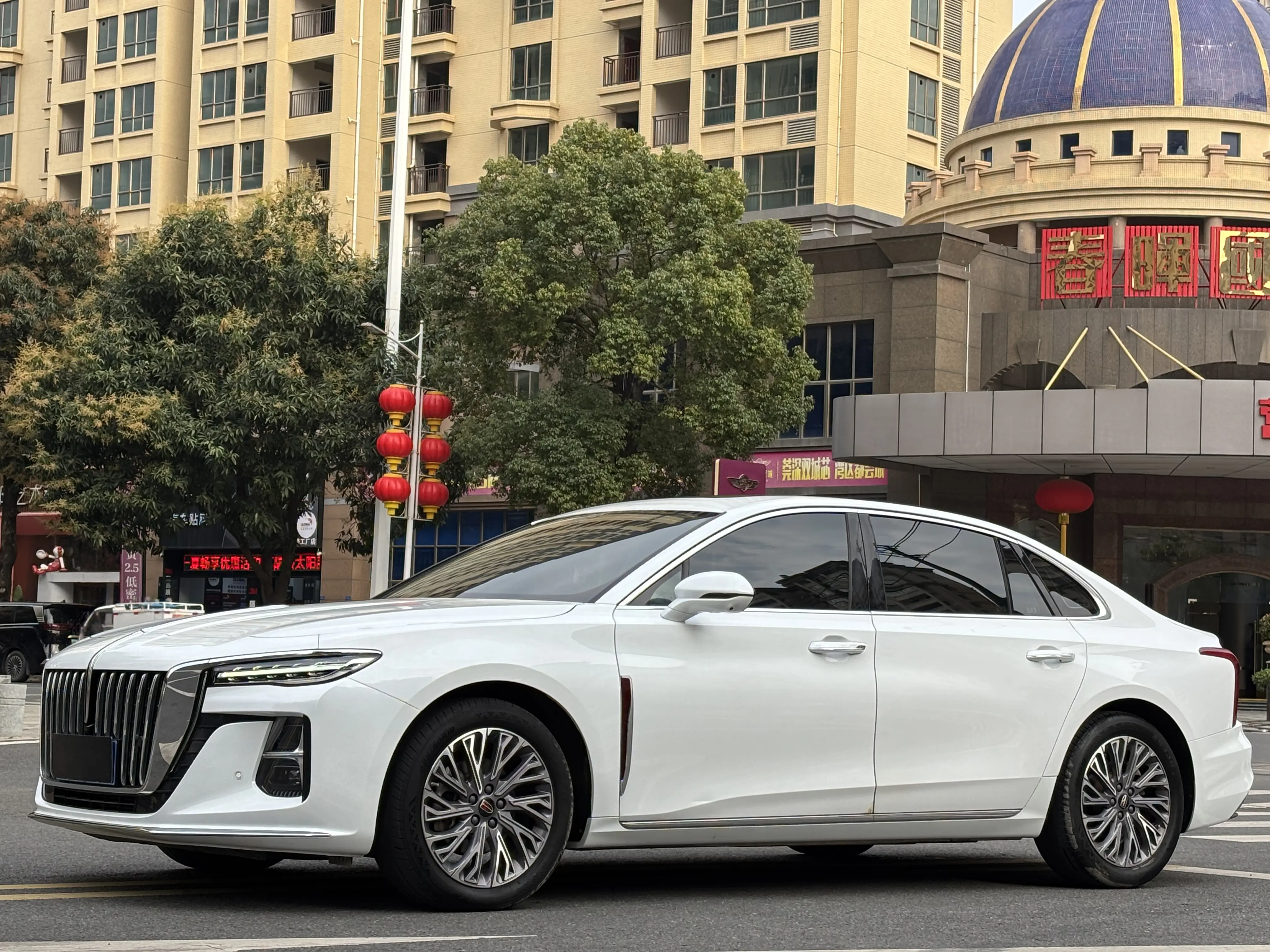 Hongqi H5  из Китая