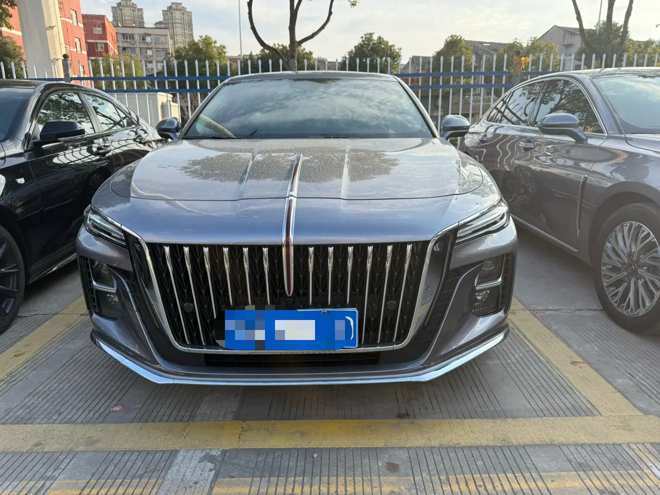 Hongqi H5  из Китая