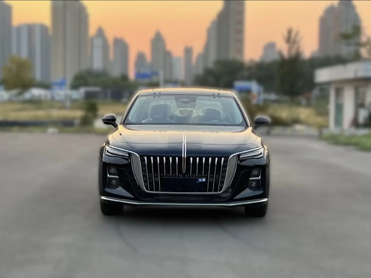 Hongqi H5  из Китая