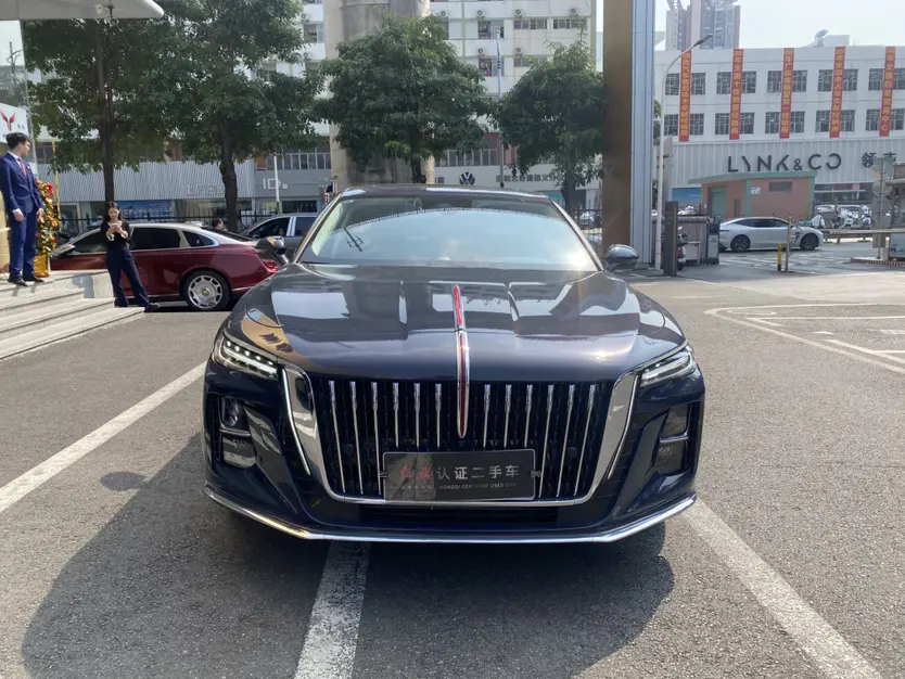 Hongqi H5  из Китая