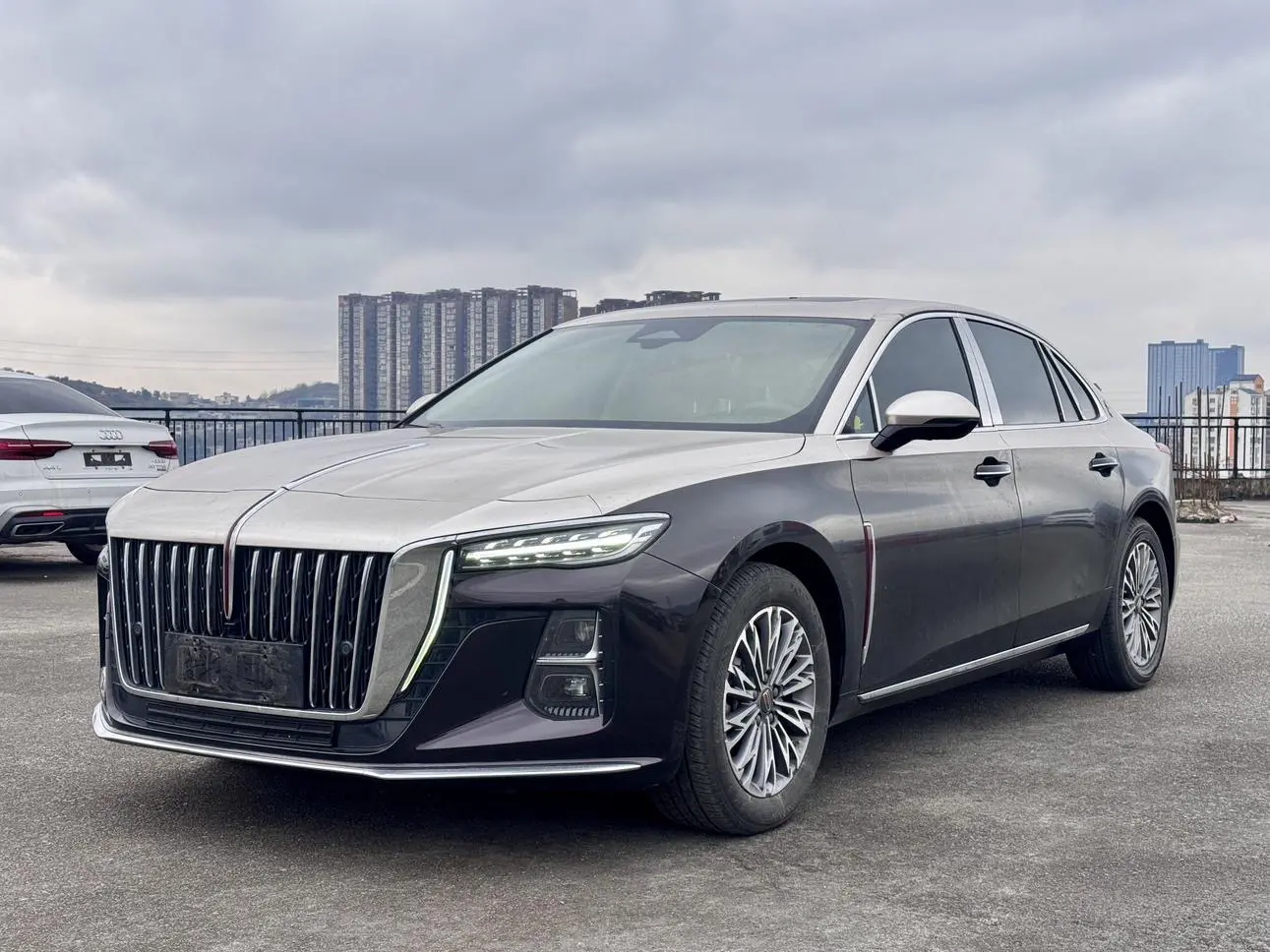 Hongqi H5  из Китая