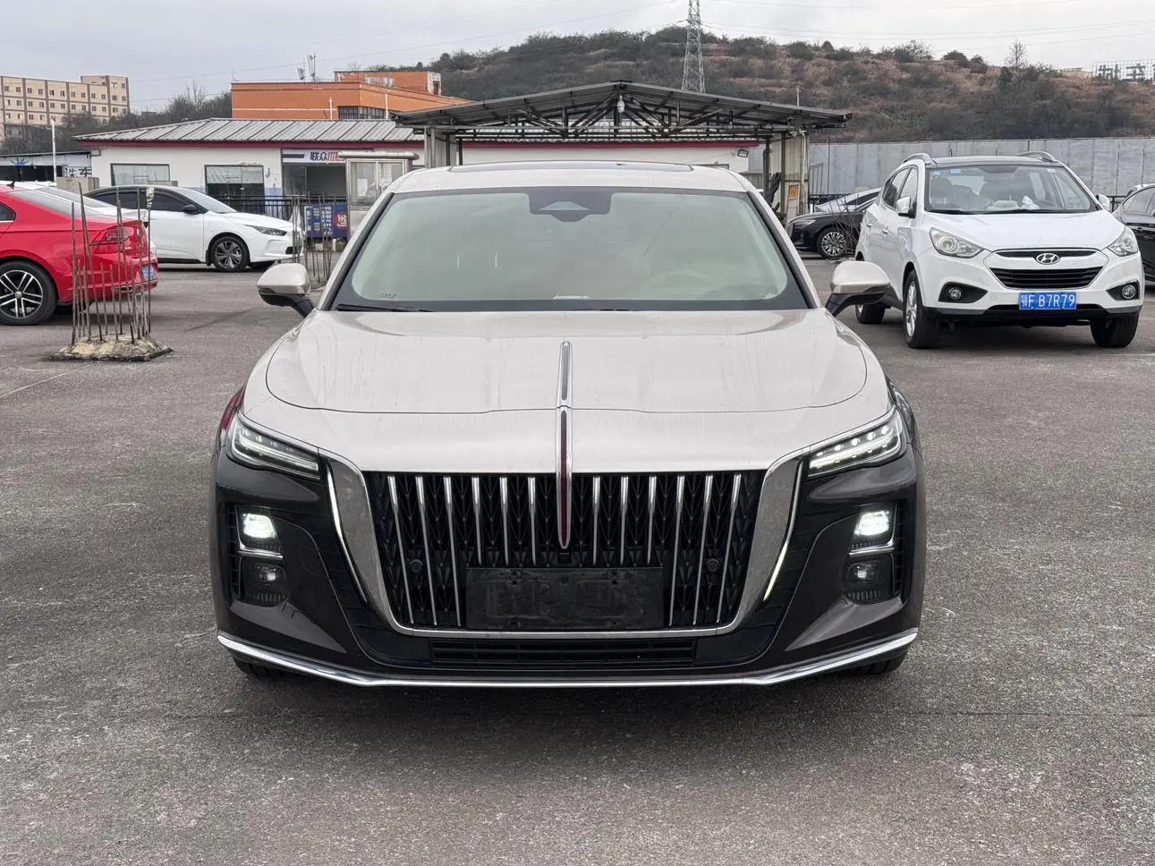 Hongqi H5  из Китая