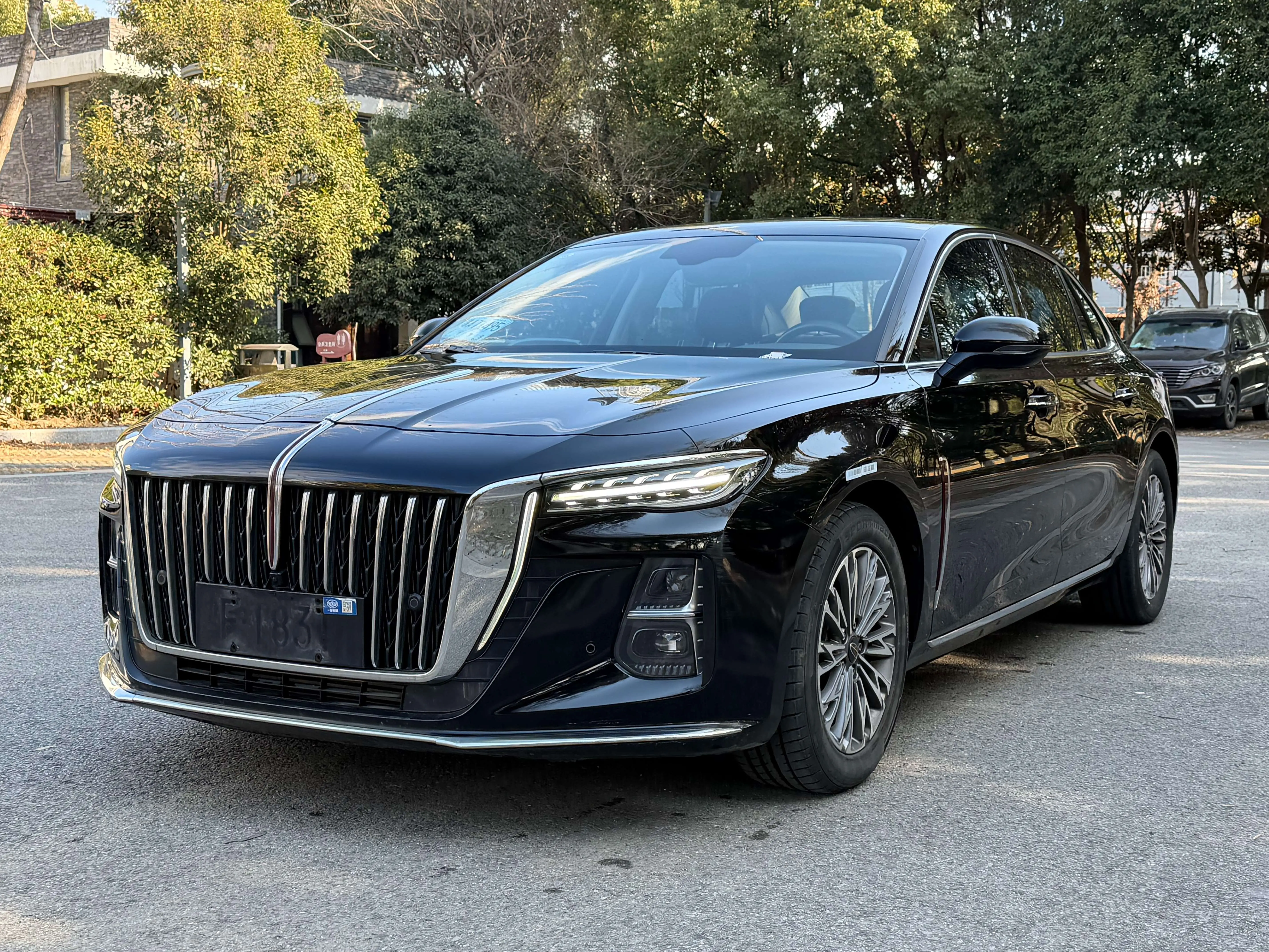 Hongqi H5  из Китая