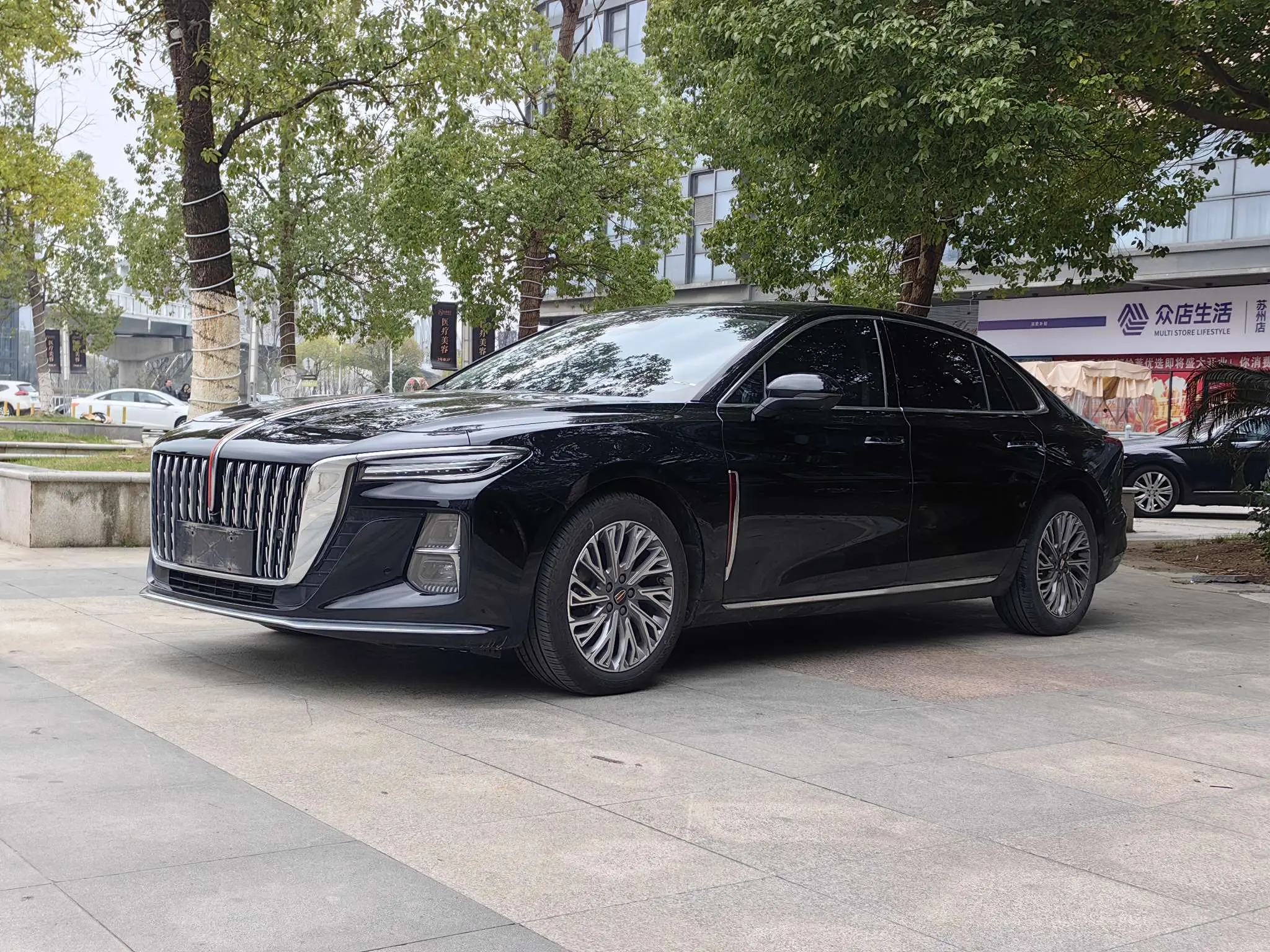 Hongqi H5  из Китая