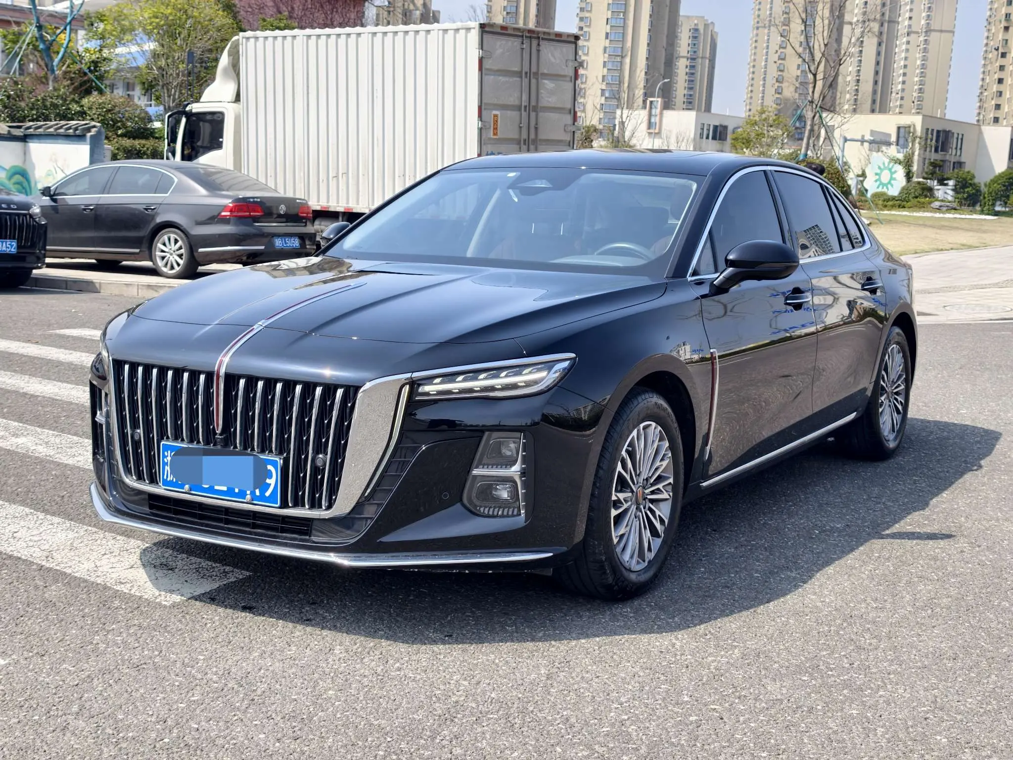 Hongqi H5  из Китая