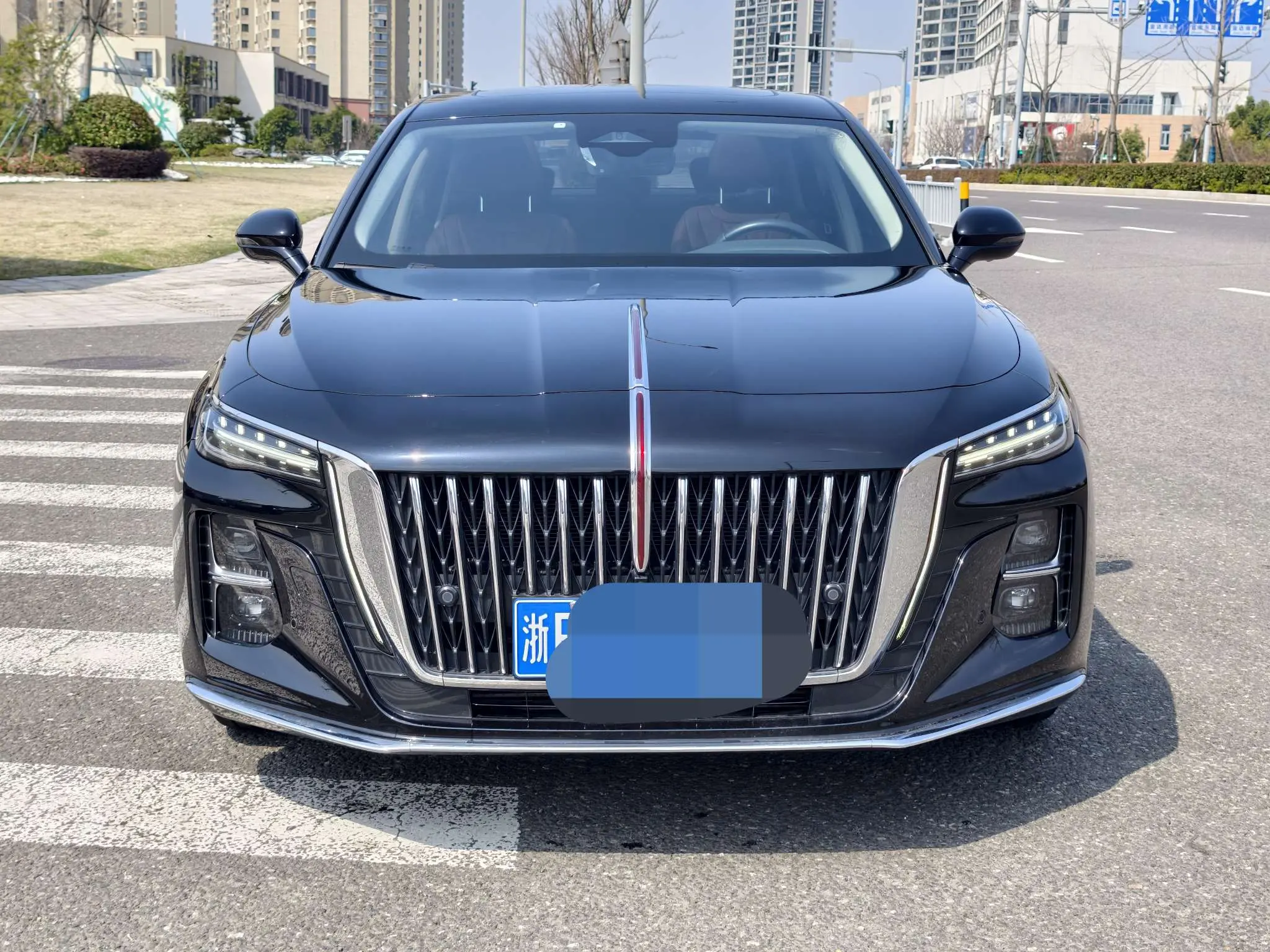 Hongqi H5  из Китая