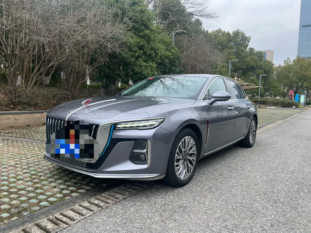 Hongqi H5  из Китая