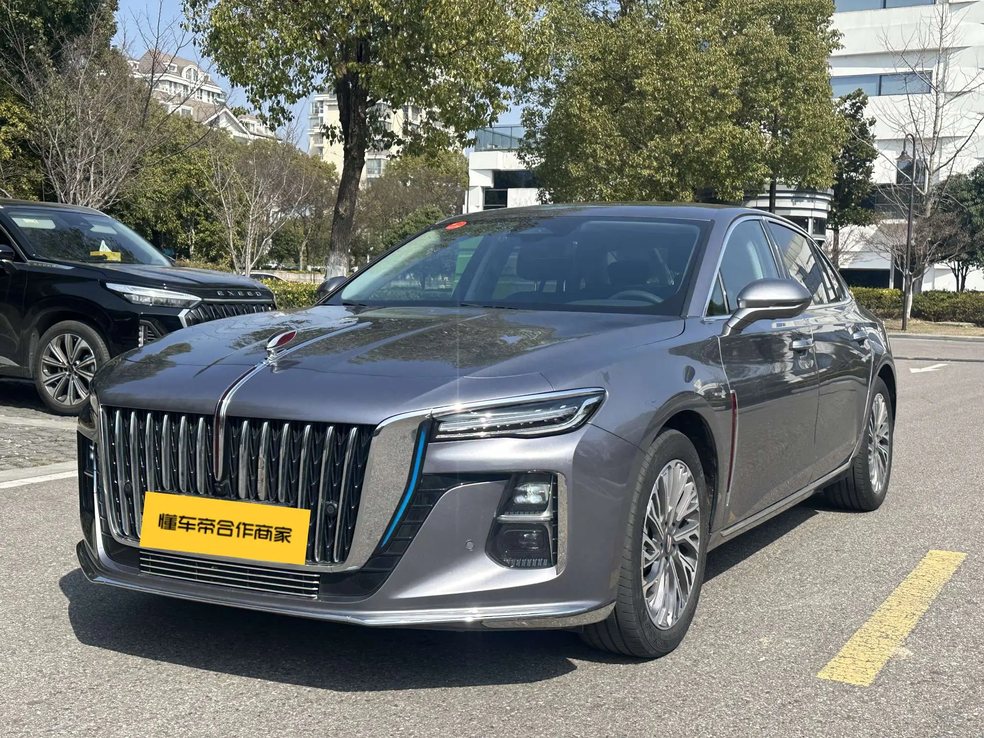 Hongqi H5  из Китая