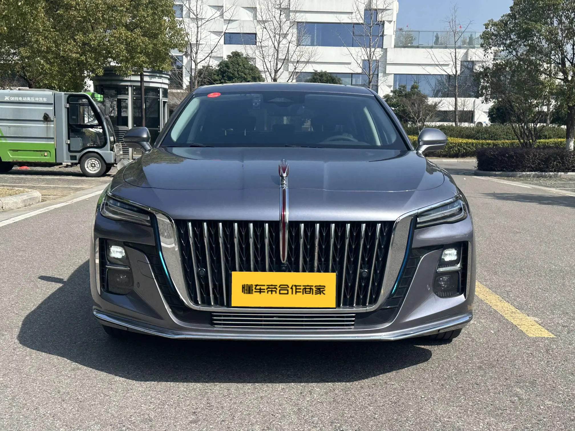 Hongqi H5  из Китая