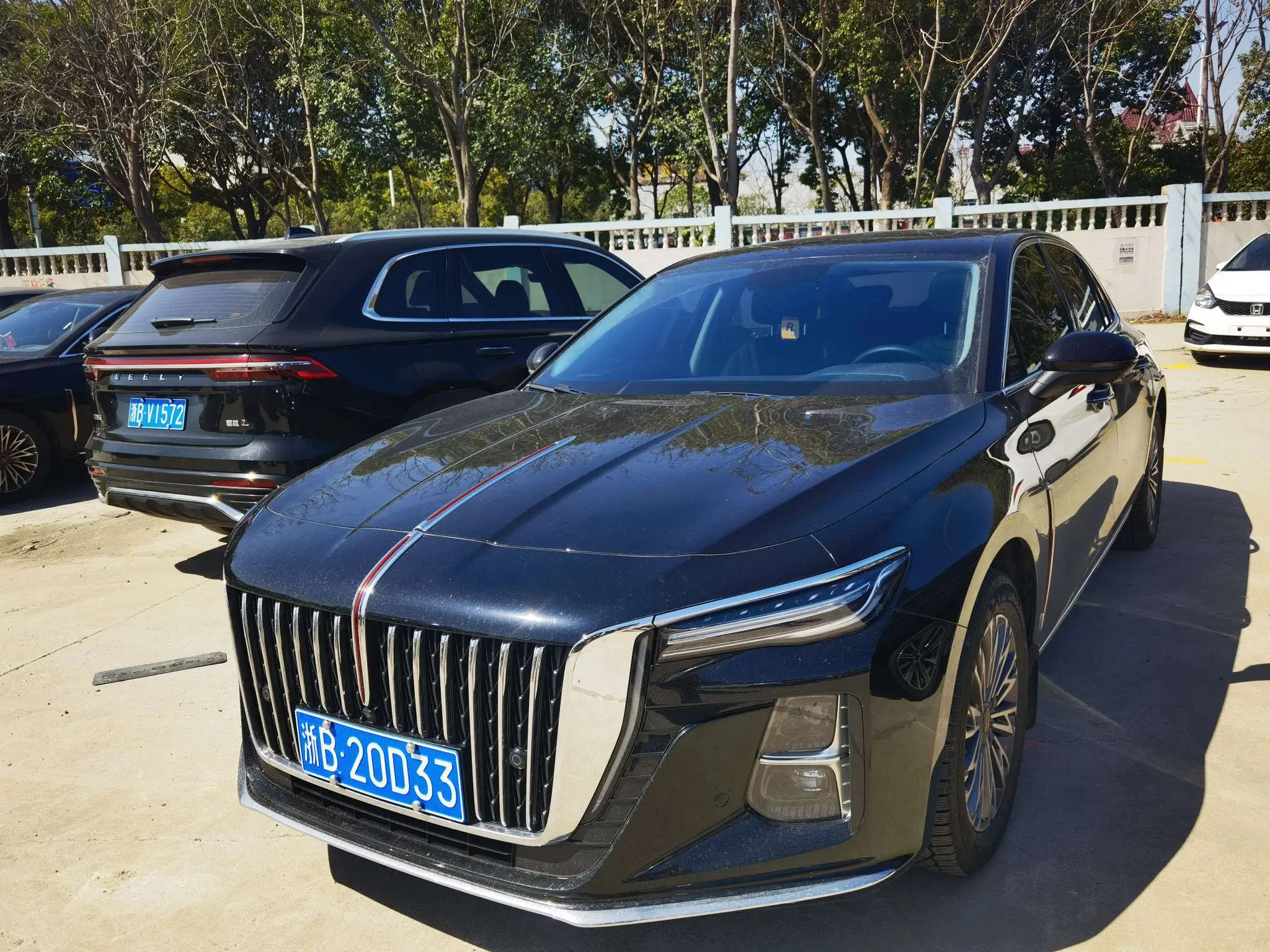 Hongqi H5  из Китая
