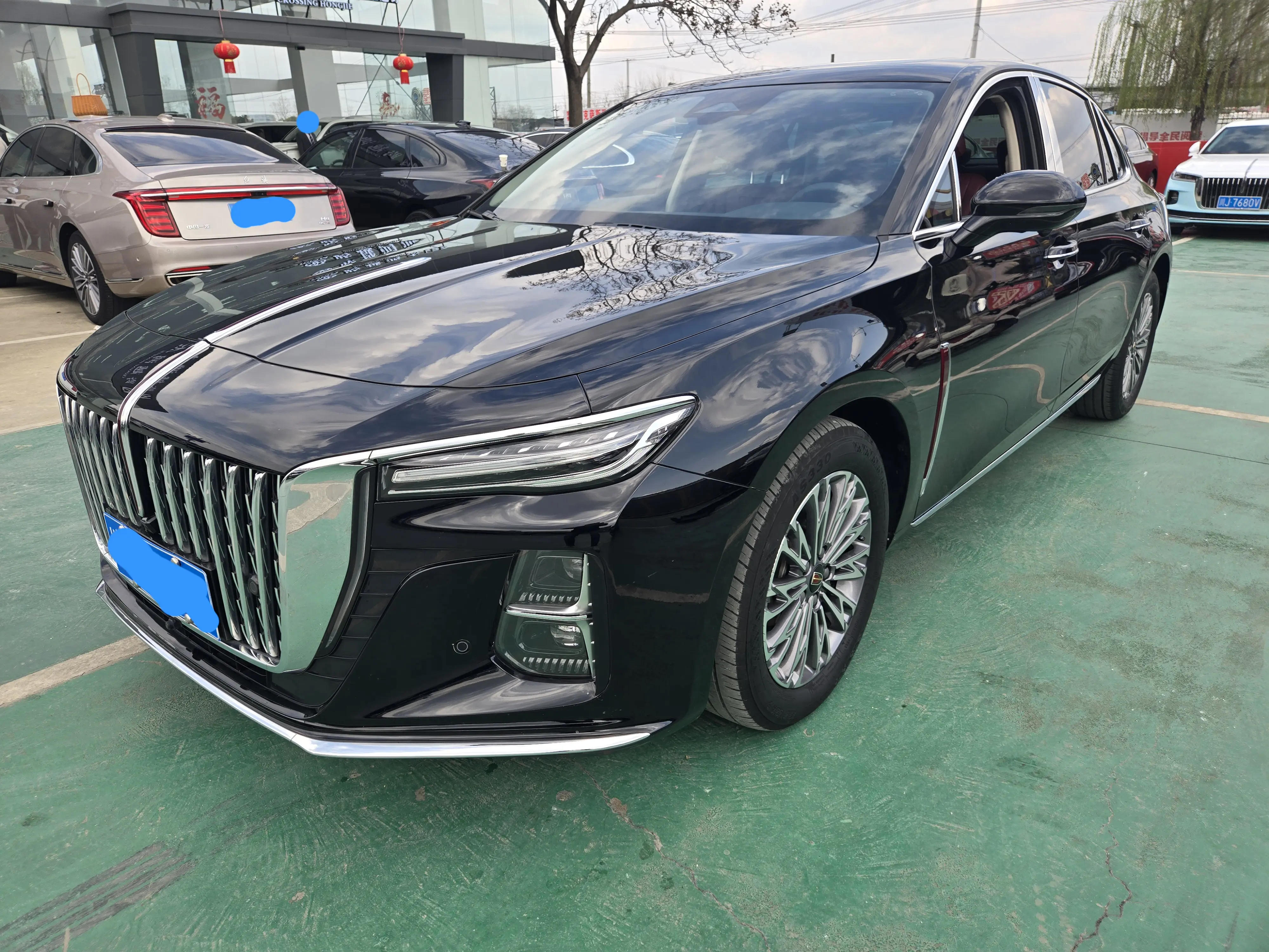 Hongqi H5  из Китая
