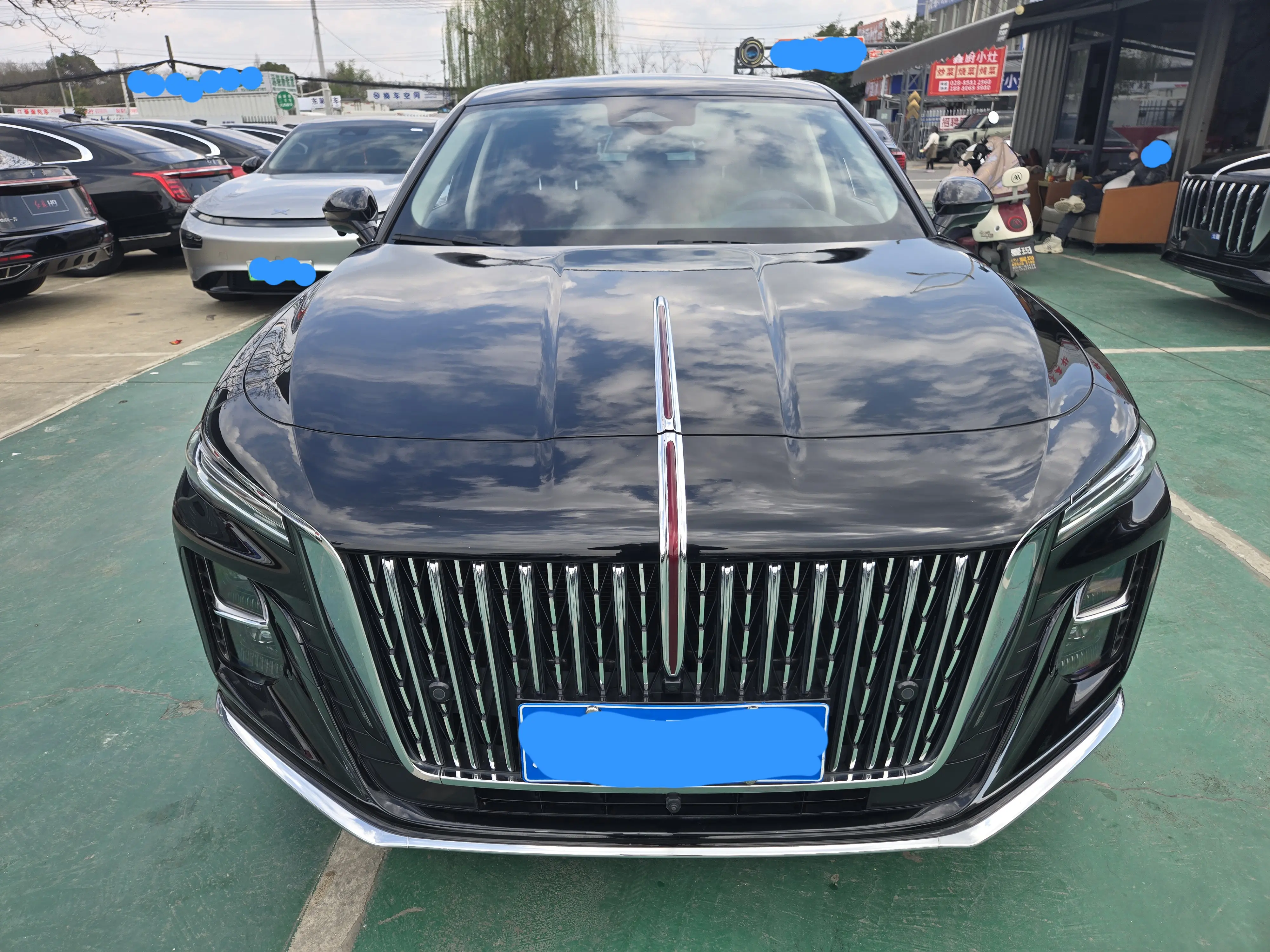 Hongqi H5  из Китая