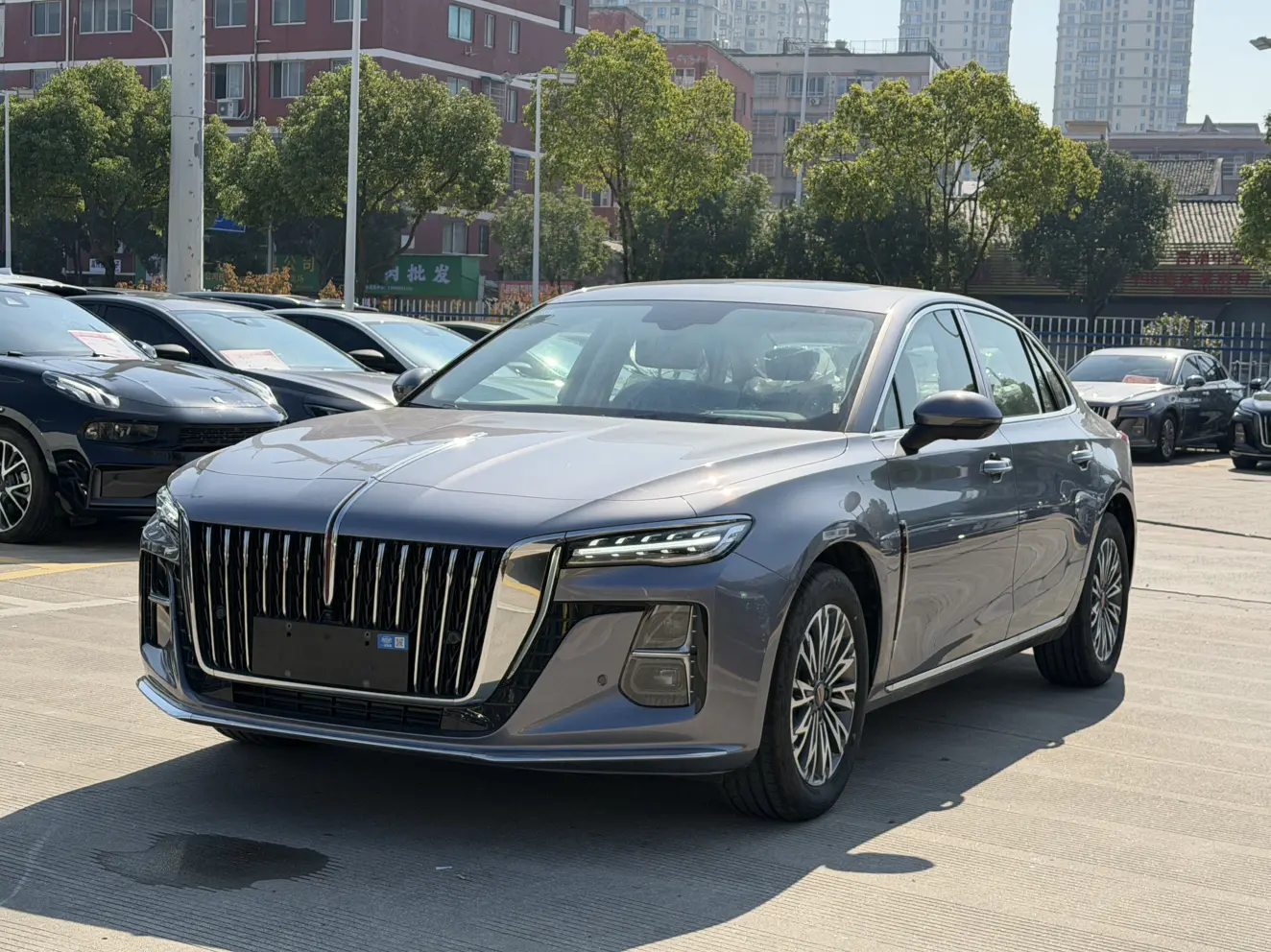 Hongqi H5  из Китая