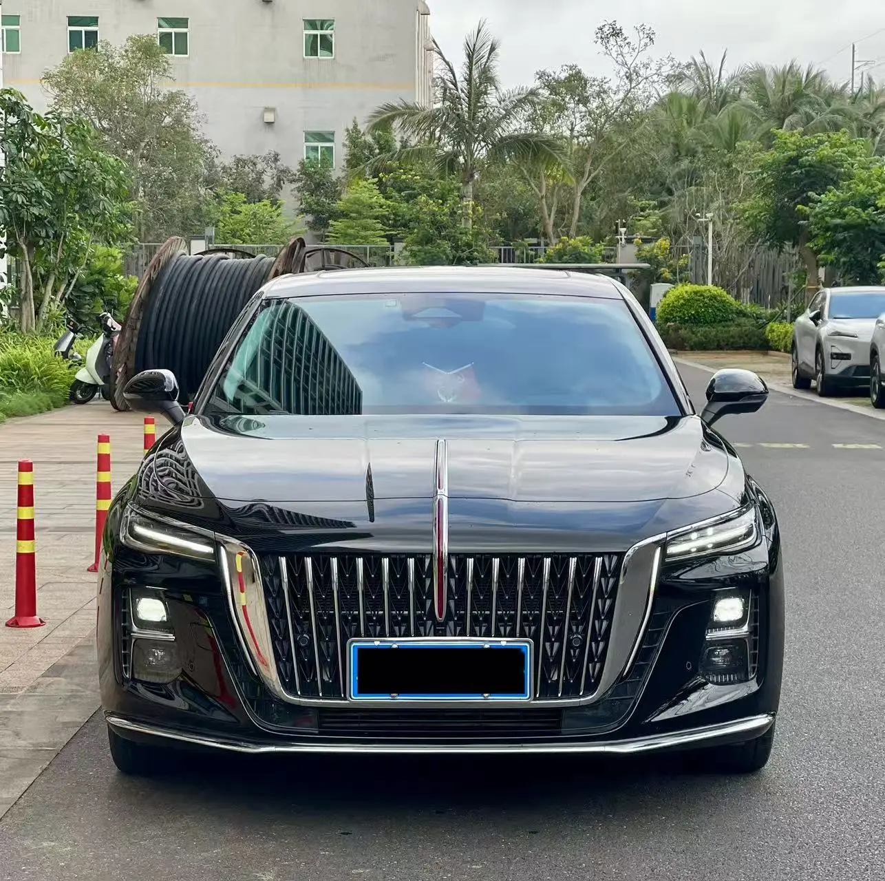 Hongqi H5  из Китая