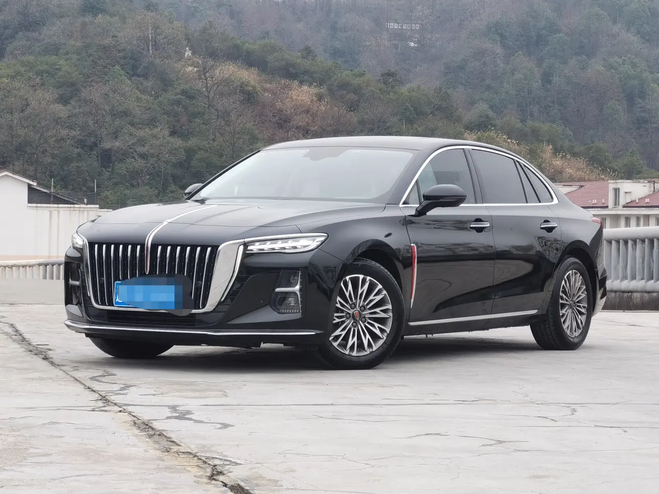 Hongqi H5  из Китая