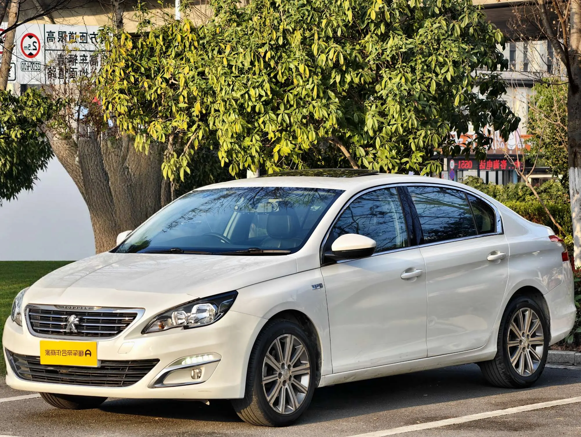 Peugeot 408