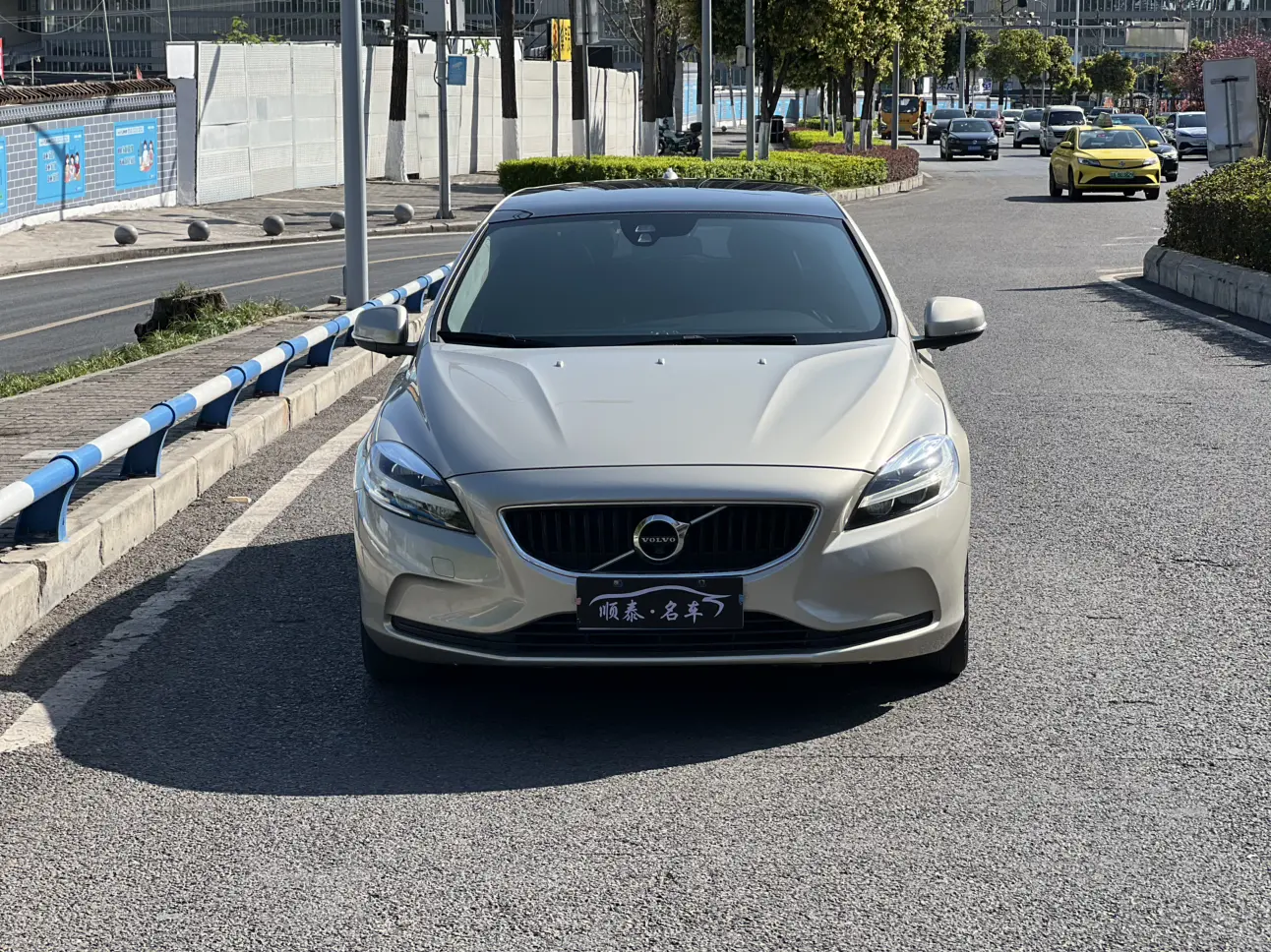 Volvo V40  из Китая