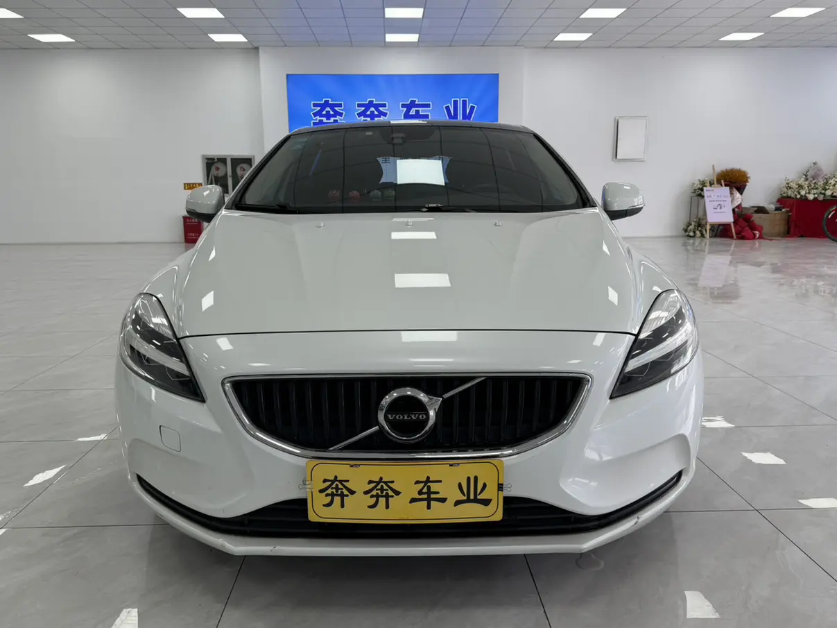 Volvo V40  из Китая