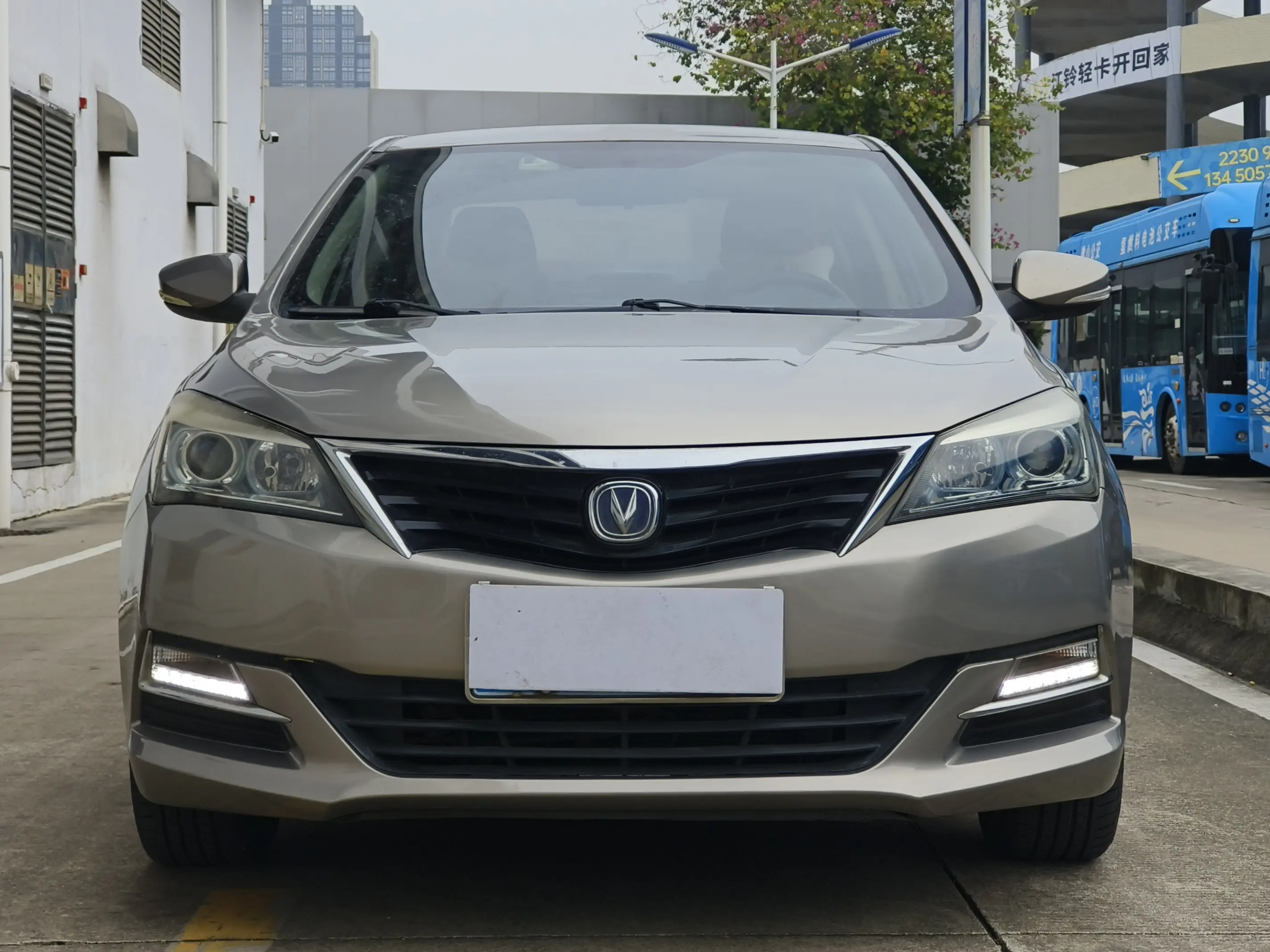 Changan Yuexiang V7  из Китая