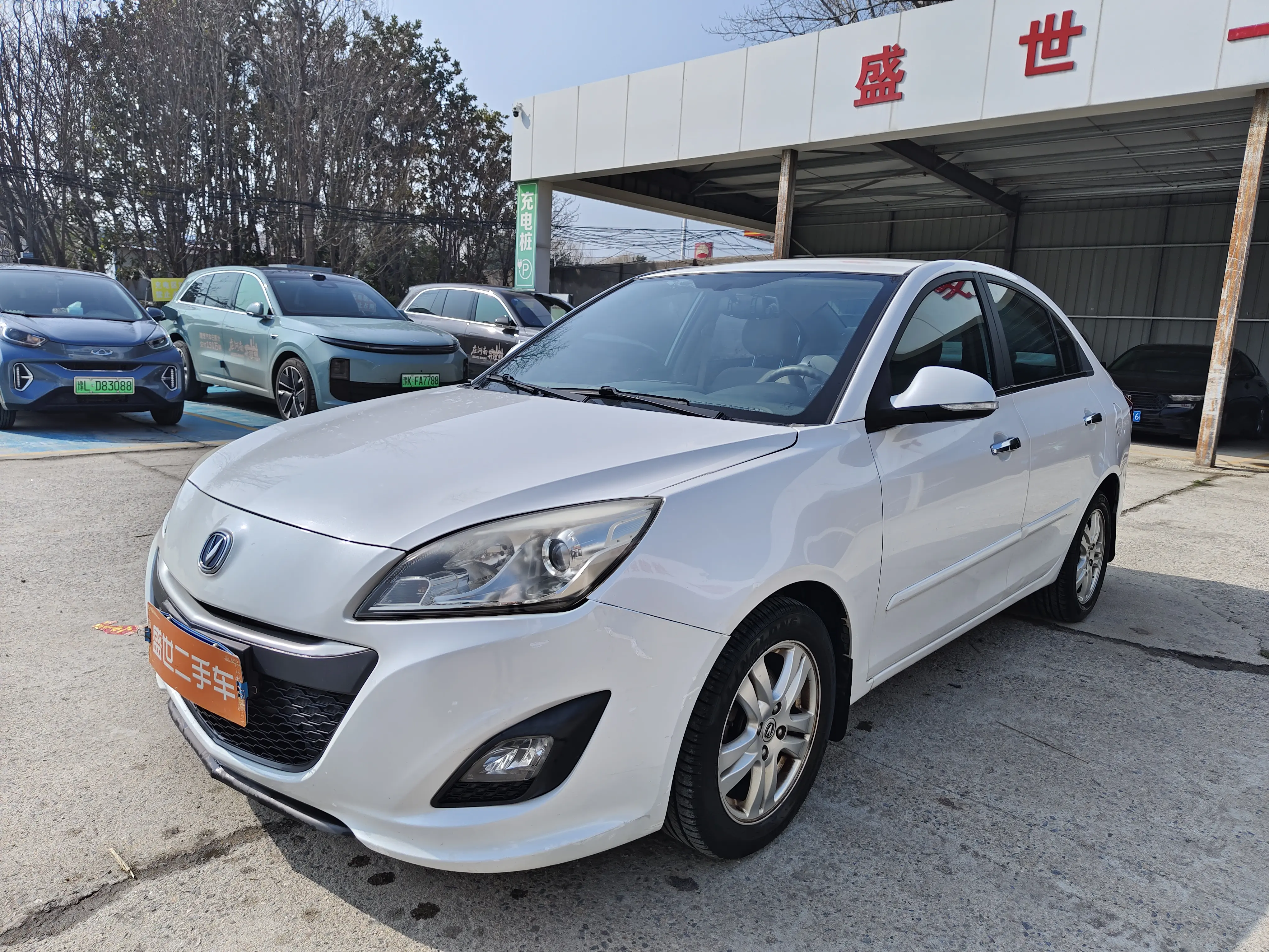 Changan Yuexiang V5  из Китая