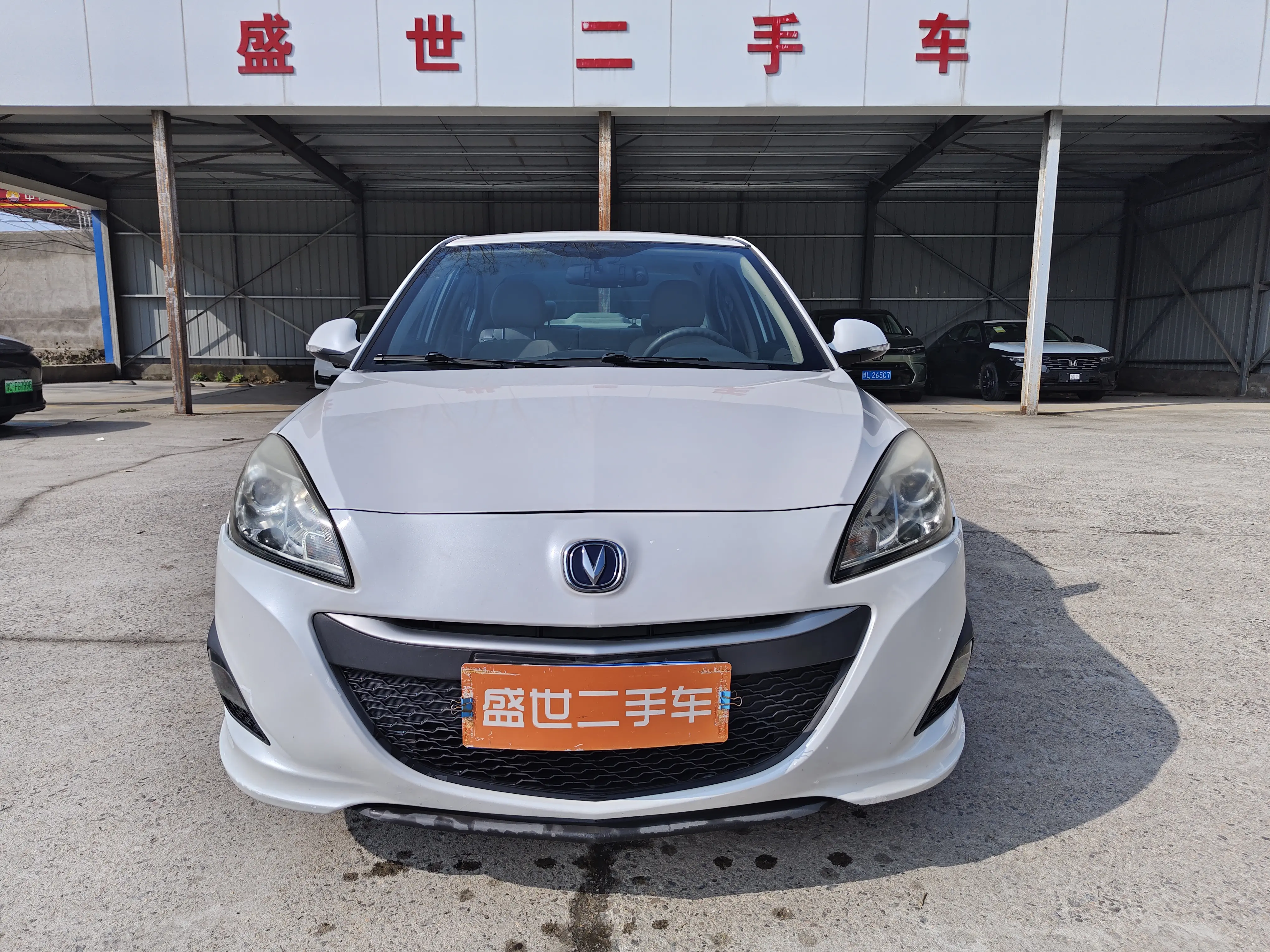 Changan Yuexiang V5  из Китая