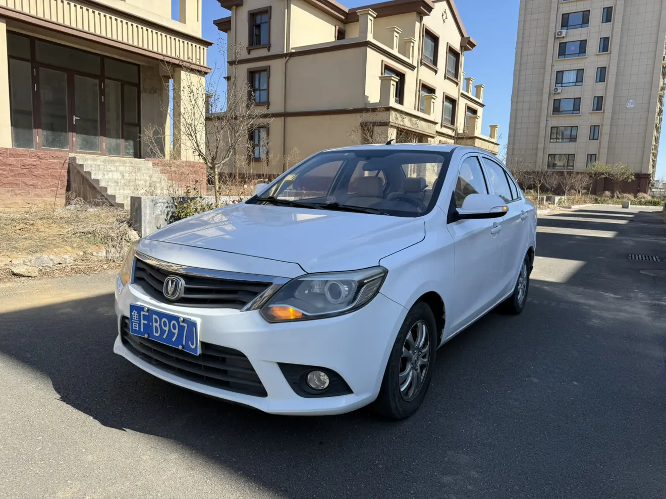 Changan Yuexiang V3  из Китая