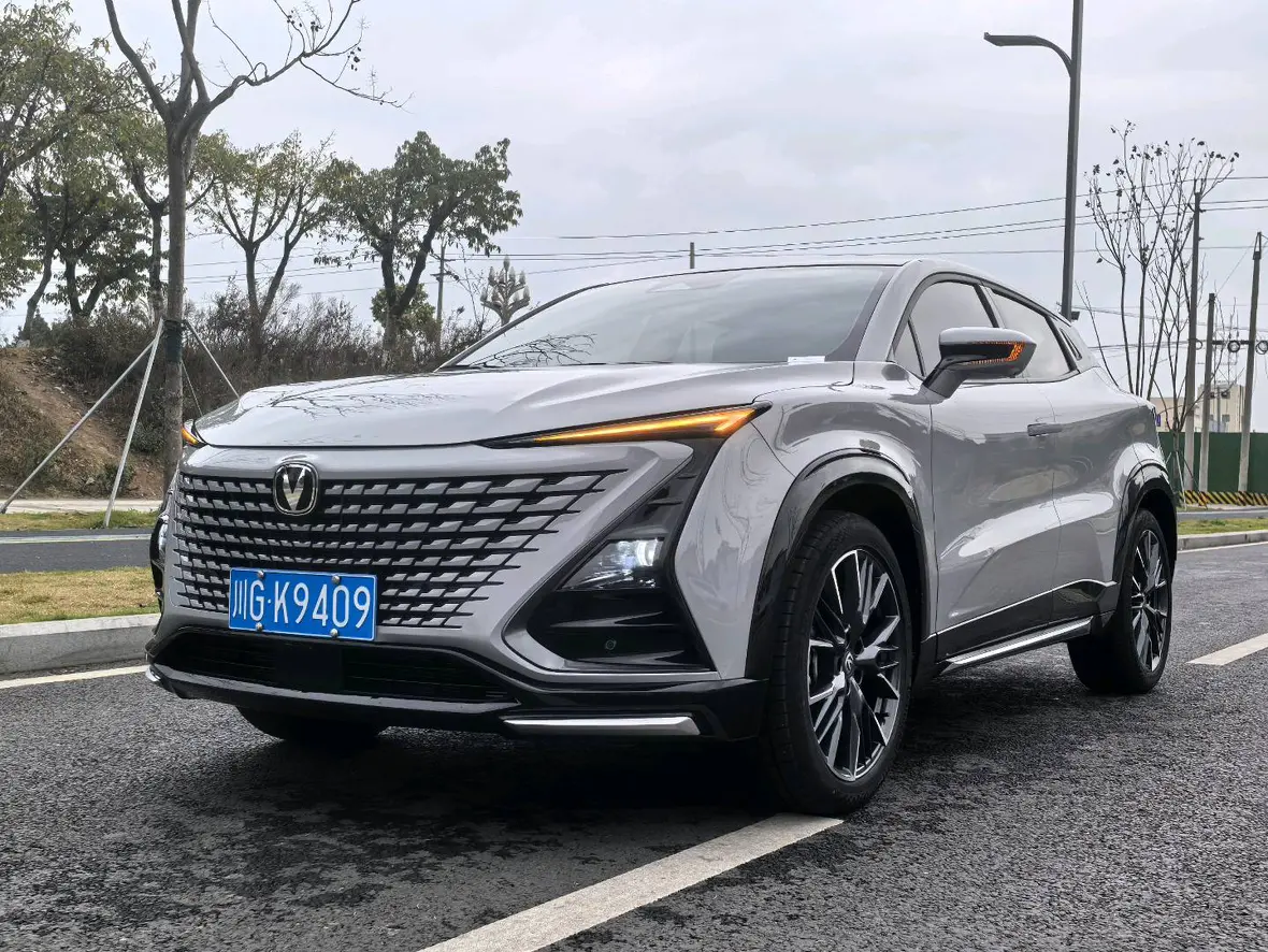 Changan UNI-T  из Китая