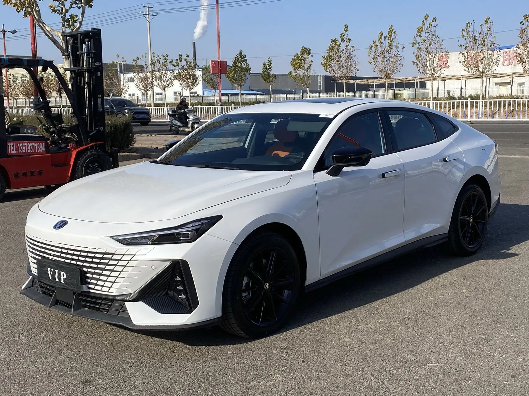 Changan UNI-V  из Китая