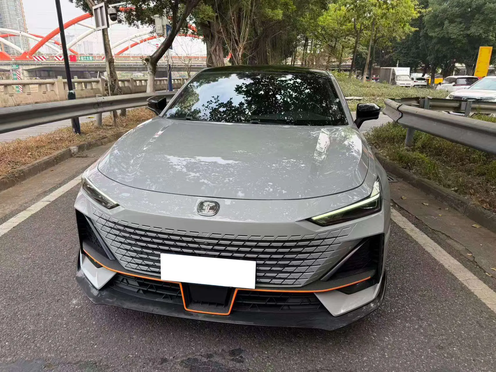 Changan UNI-V  из Китая