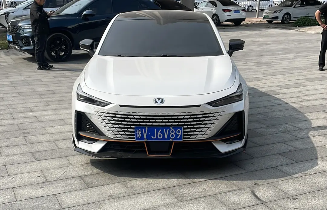 Changan UNI-V  из Китая