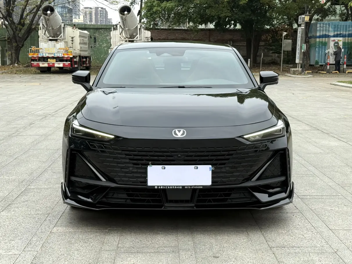 Changan UNI-V  из Китая