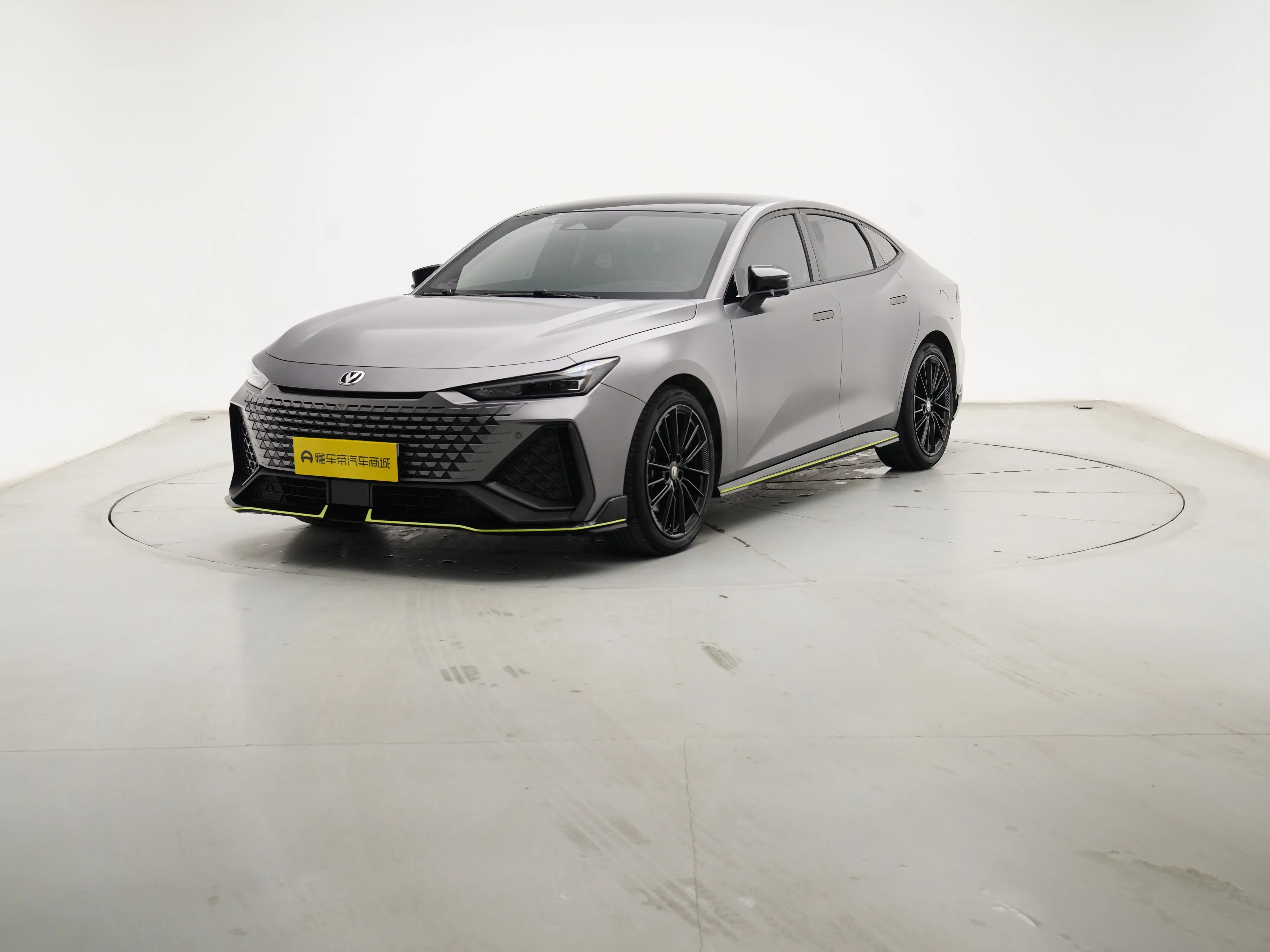 Changan UNI-V  из Китая