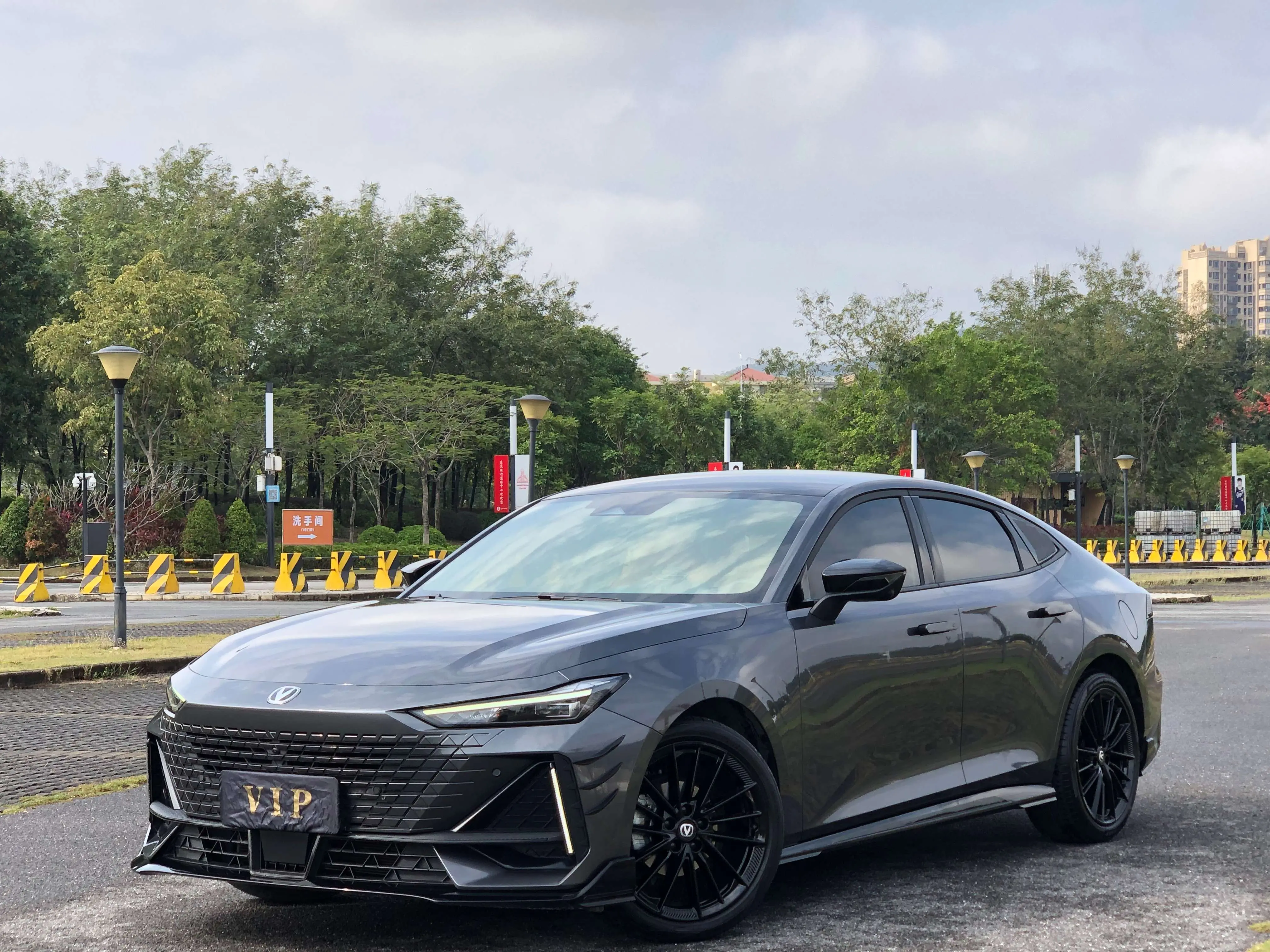 Changan UNI-V  из Китая