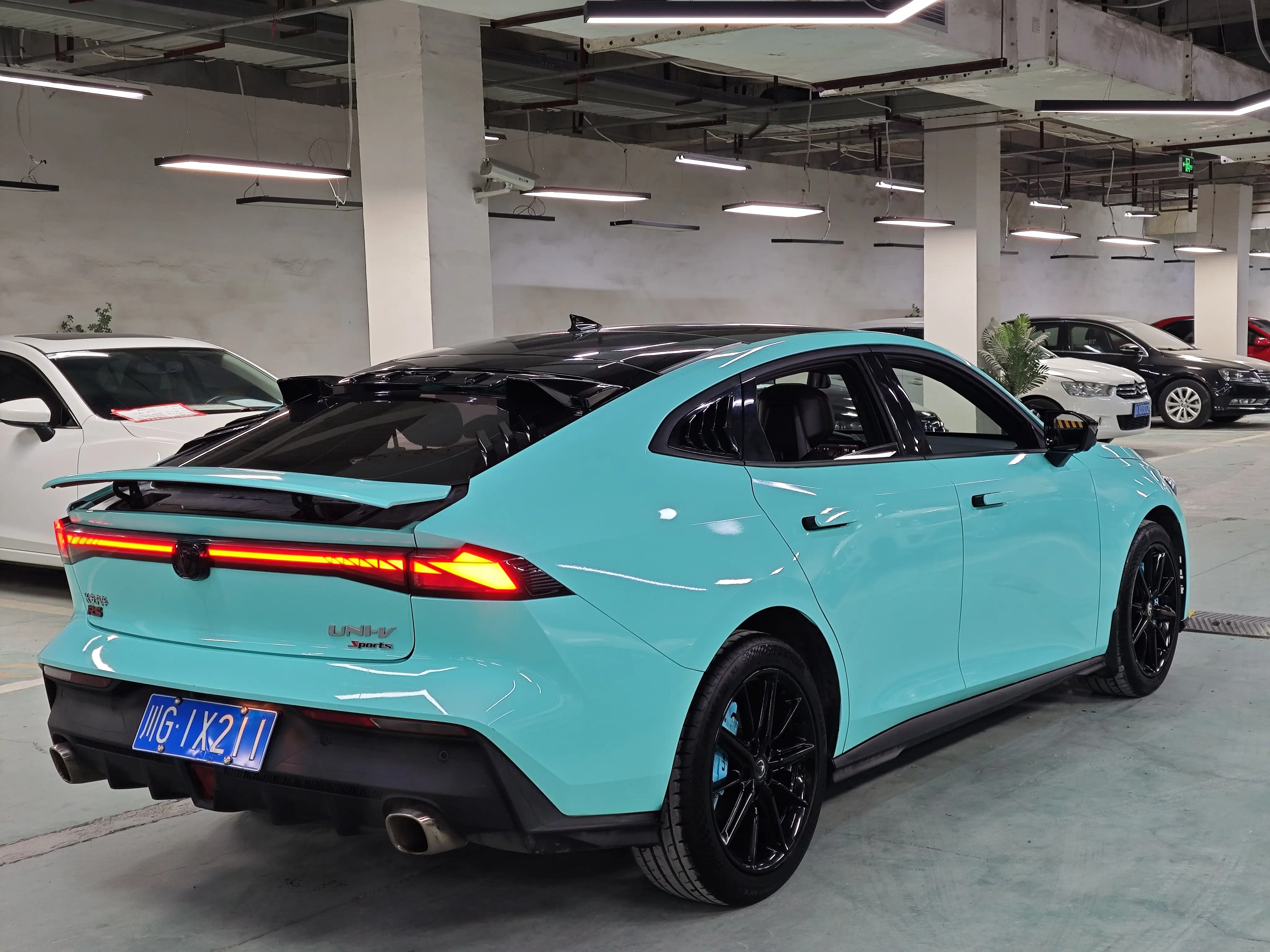 Changan UNI-V  из Китая