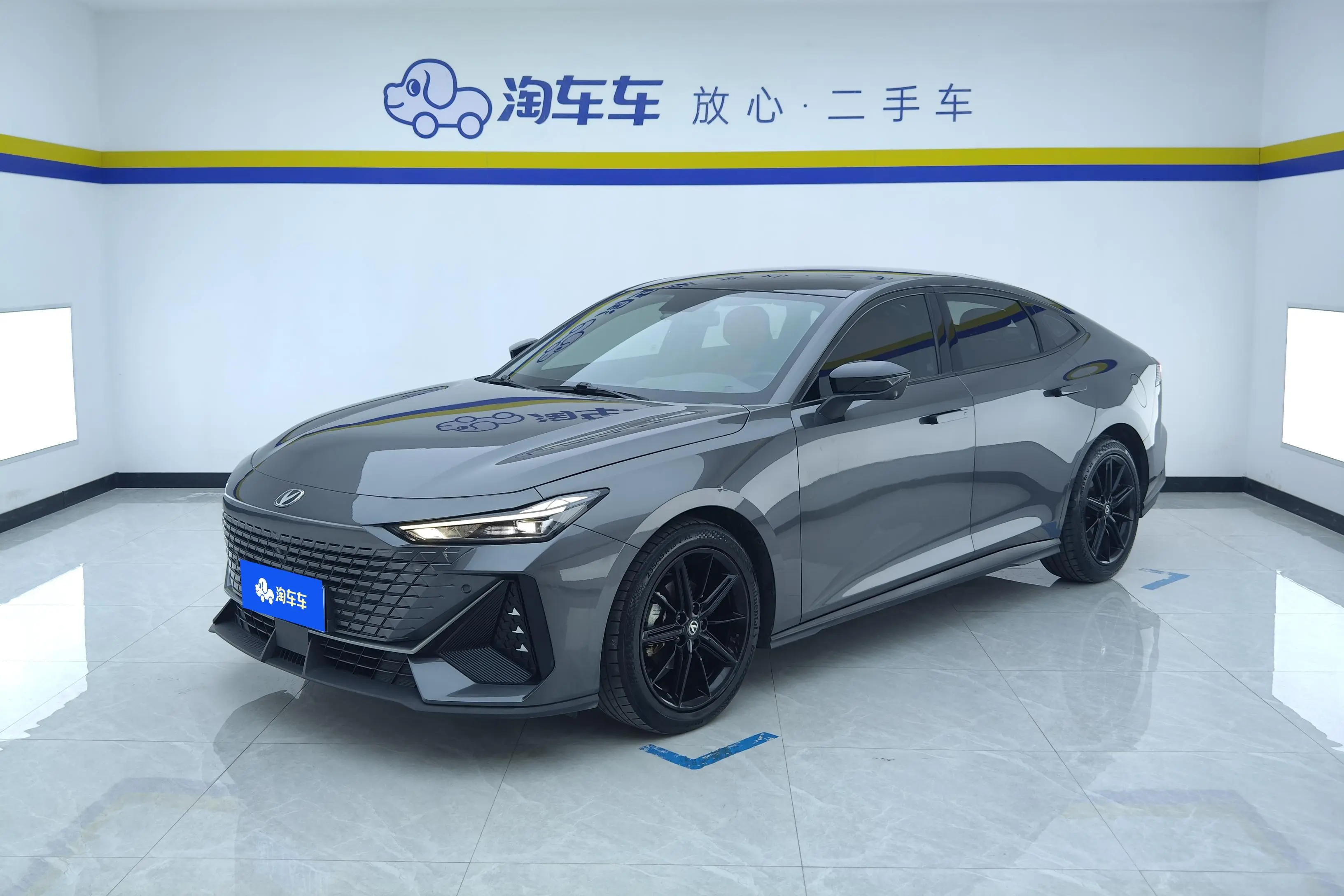 Changan UNI-V  из Китая