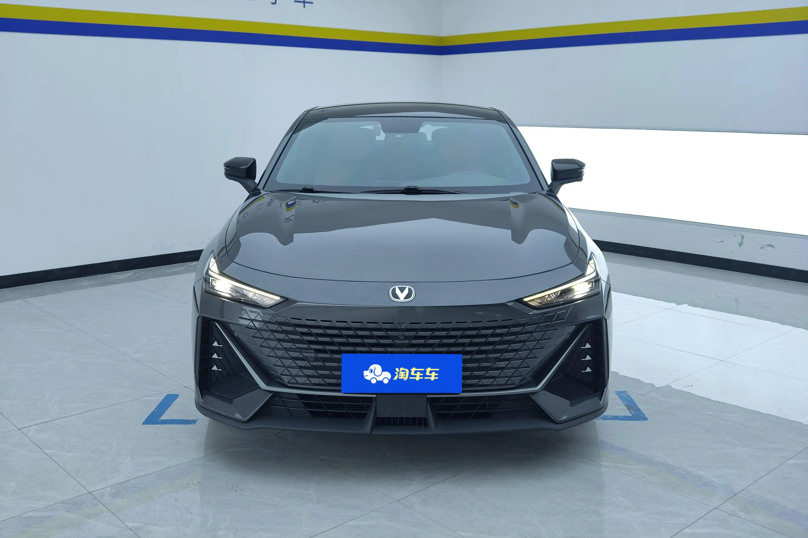 Changan UNI-V  из Китая