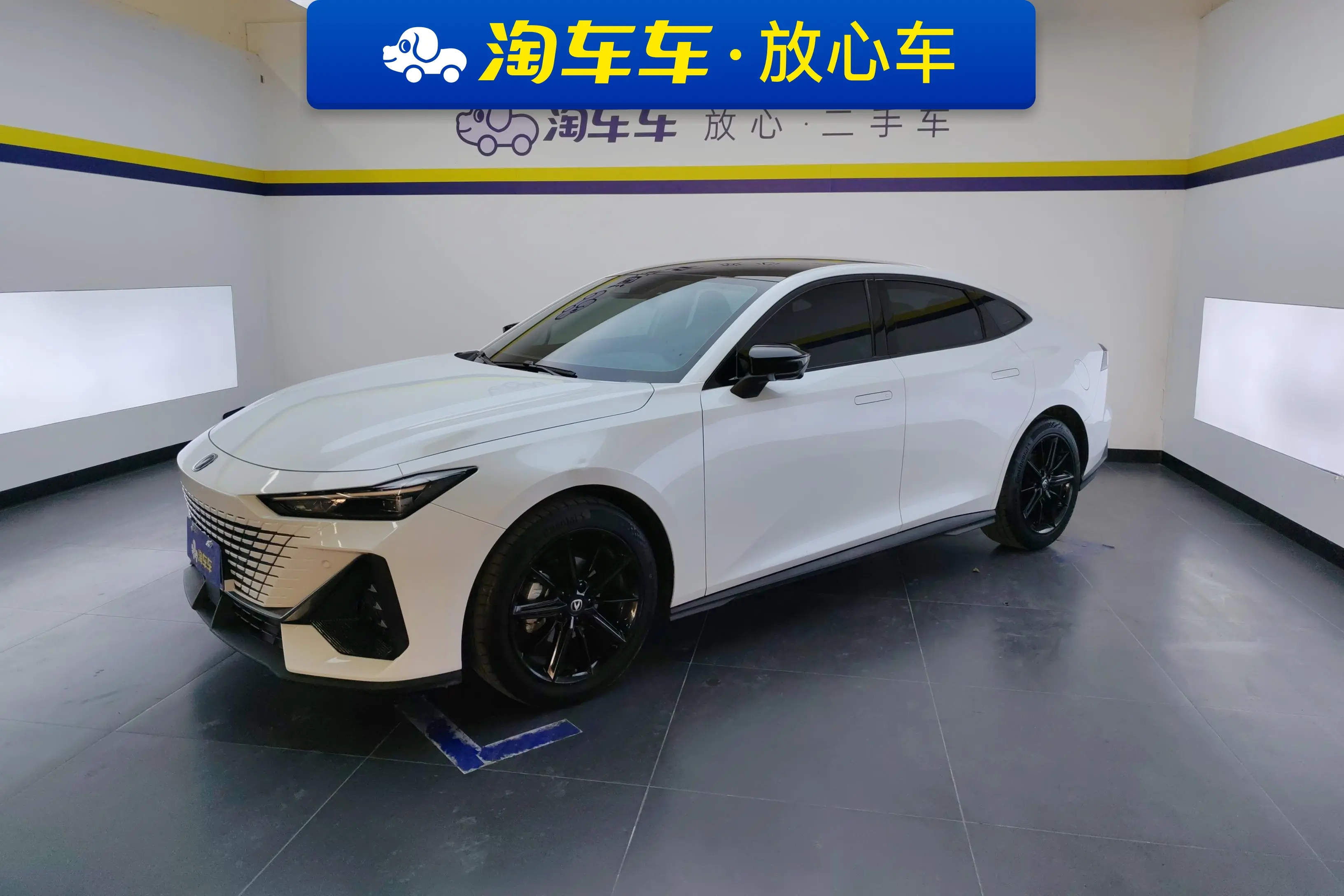 Changan UNI-V  из Китая