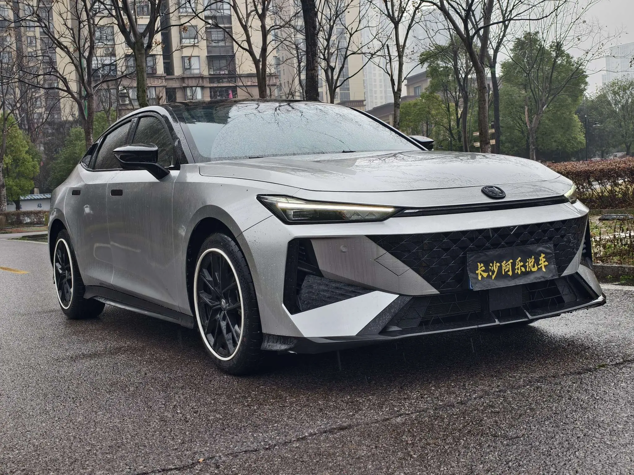 Changan UNI-V  из Китая