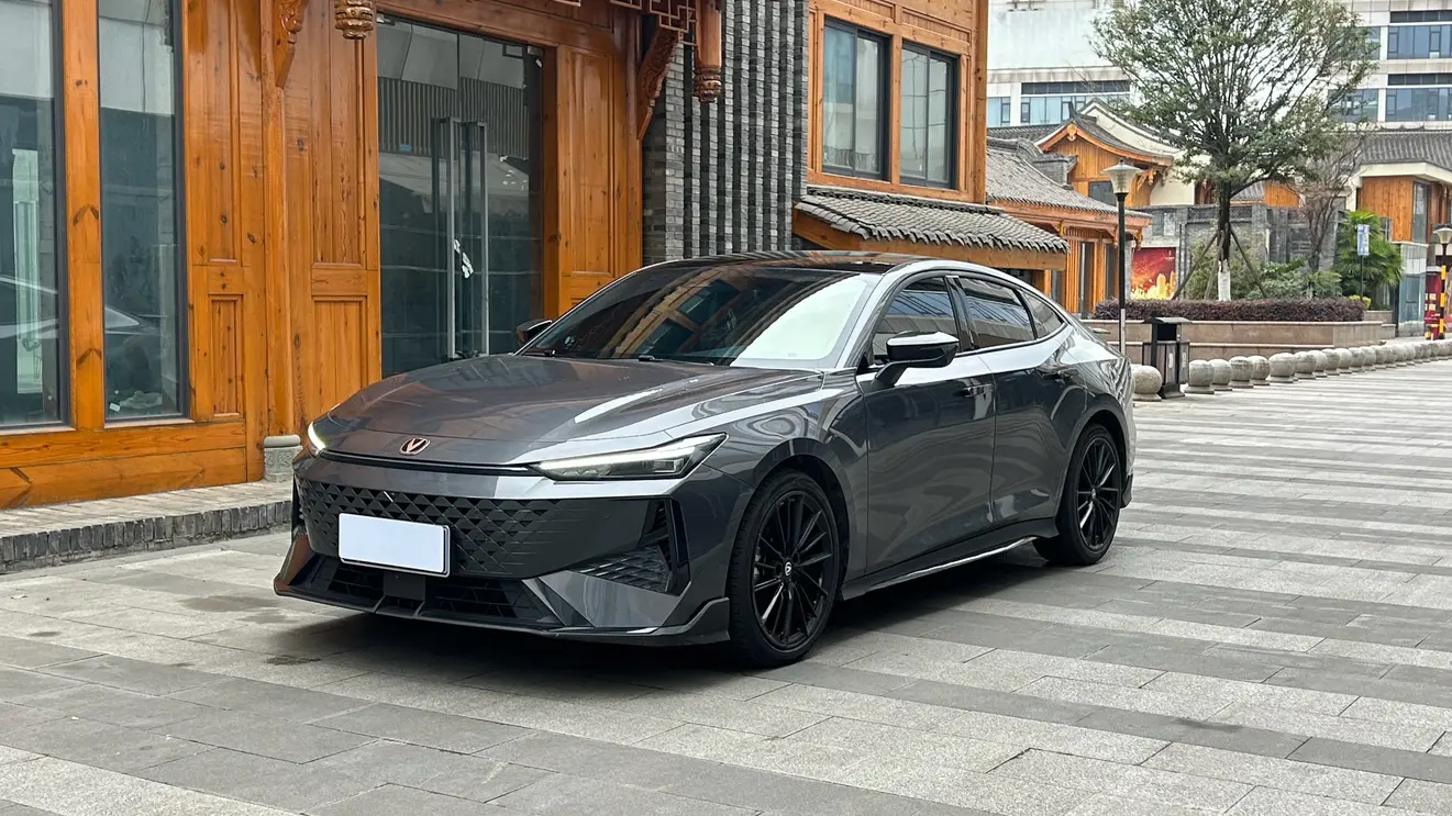 Changan UNI-V  из Китая