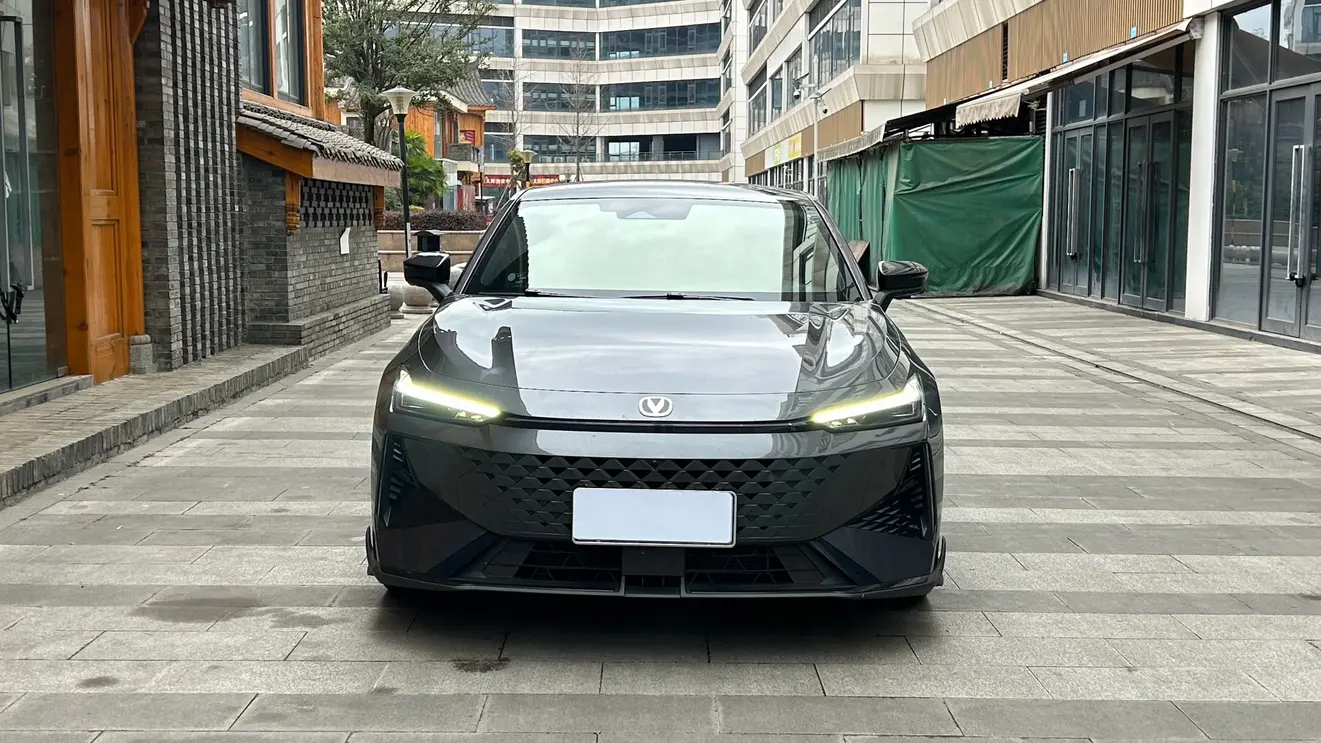 Changan UNI-V  из Китая