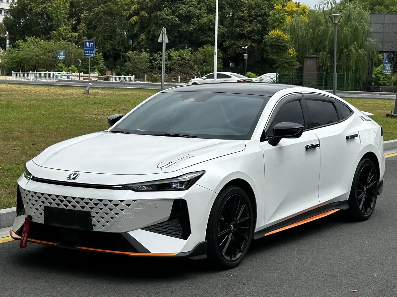 Changan UNI-V  из Китая